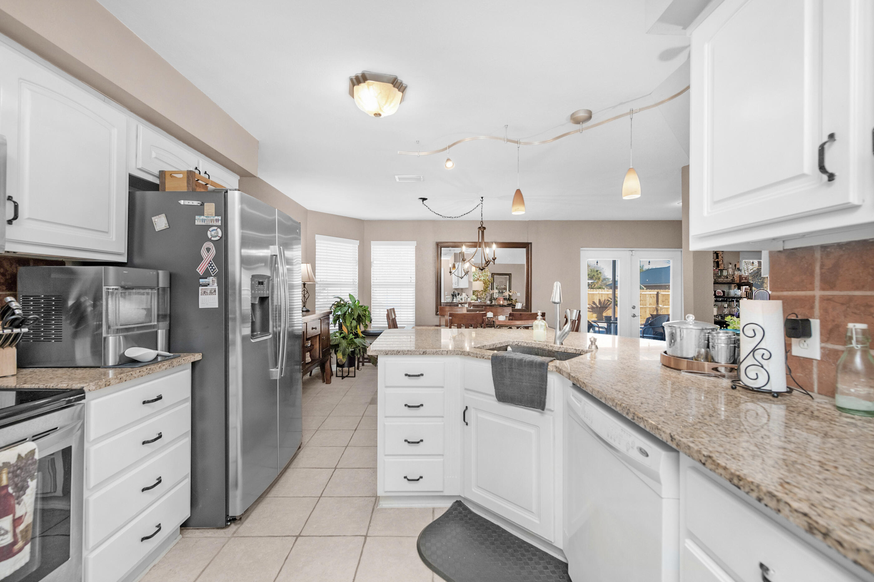 BISCAYNE POINTE - Residential