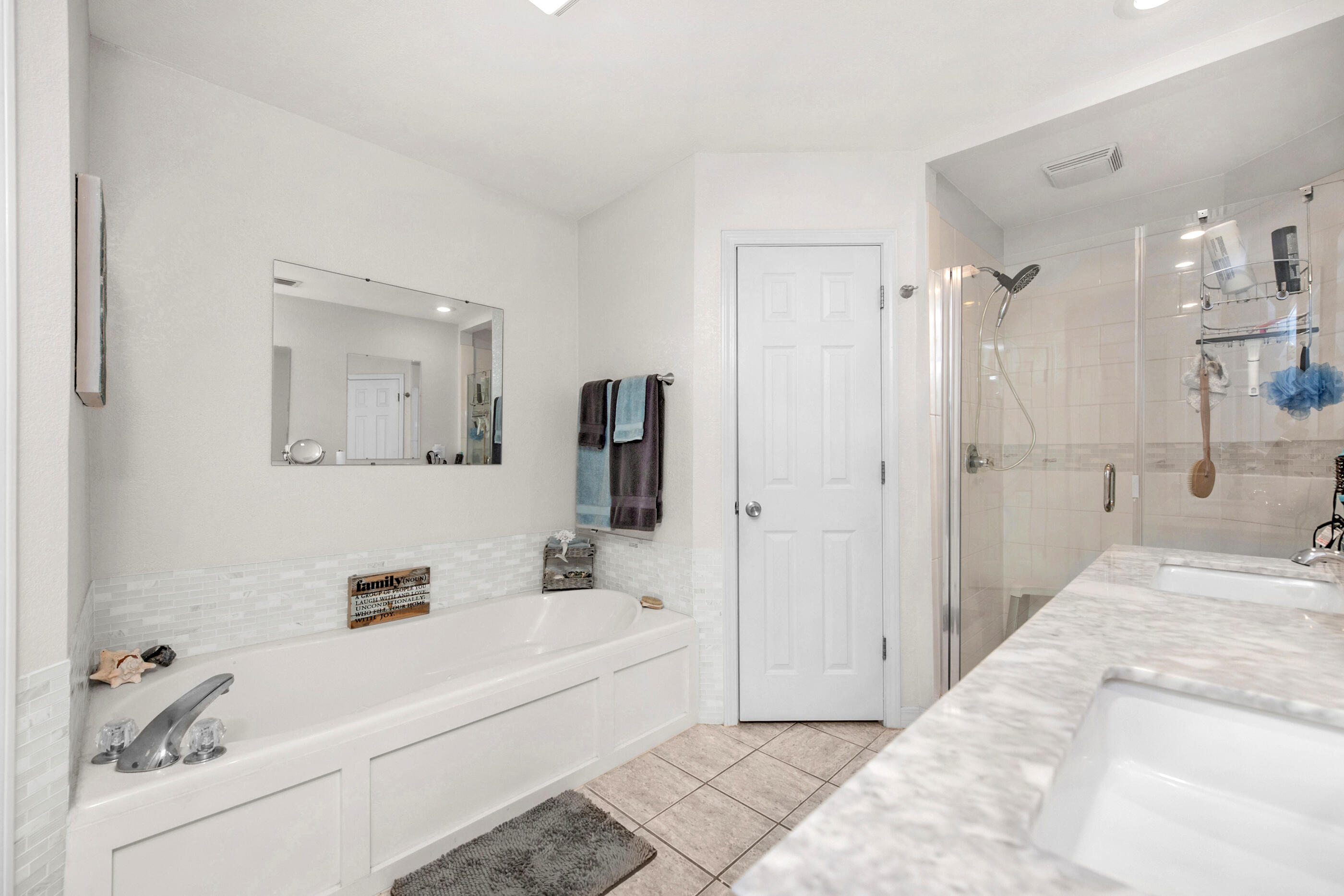 BISCAYNE POINTE - Residential