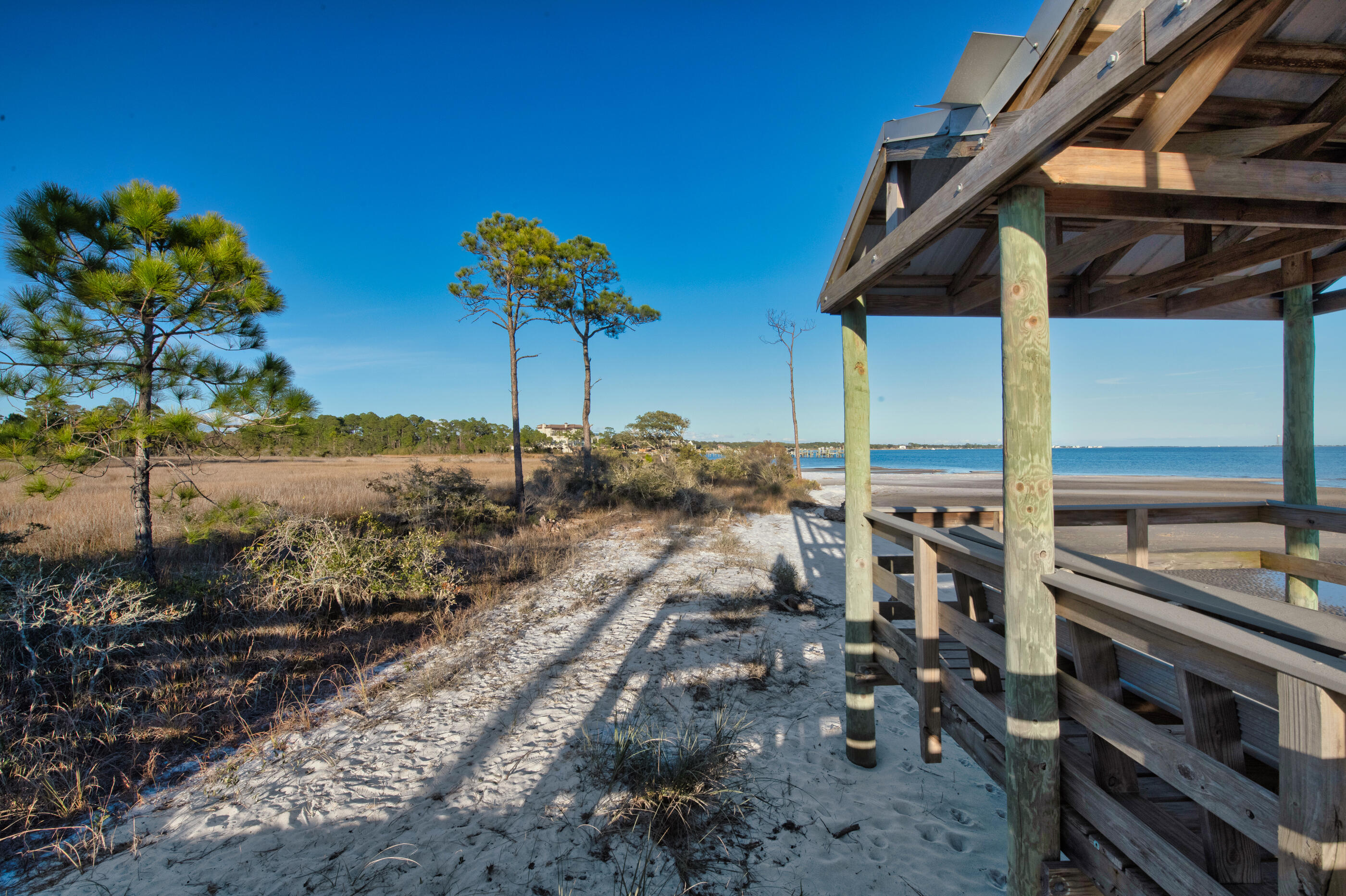 BISCAYNE POINTE - Residential