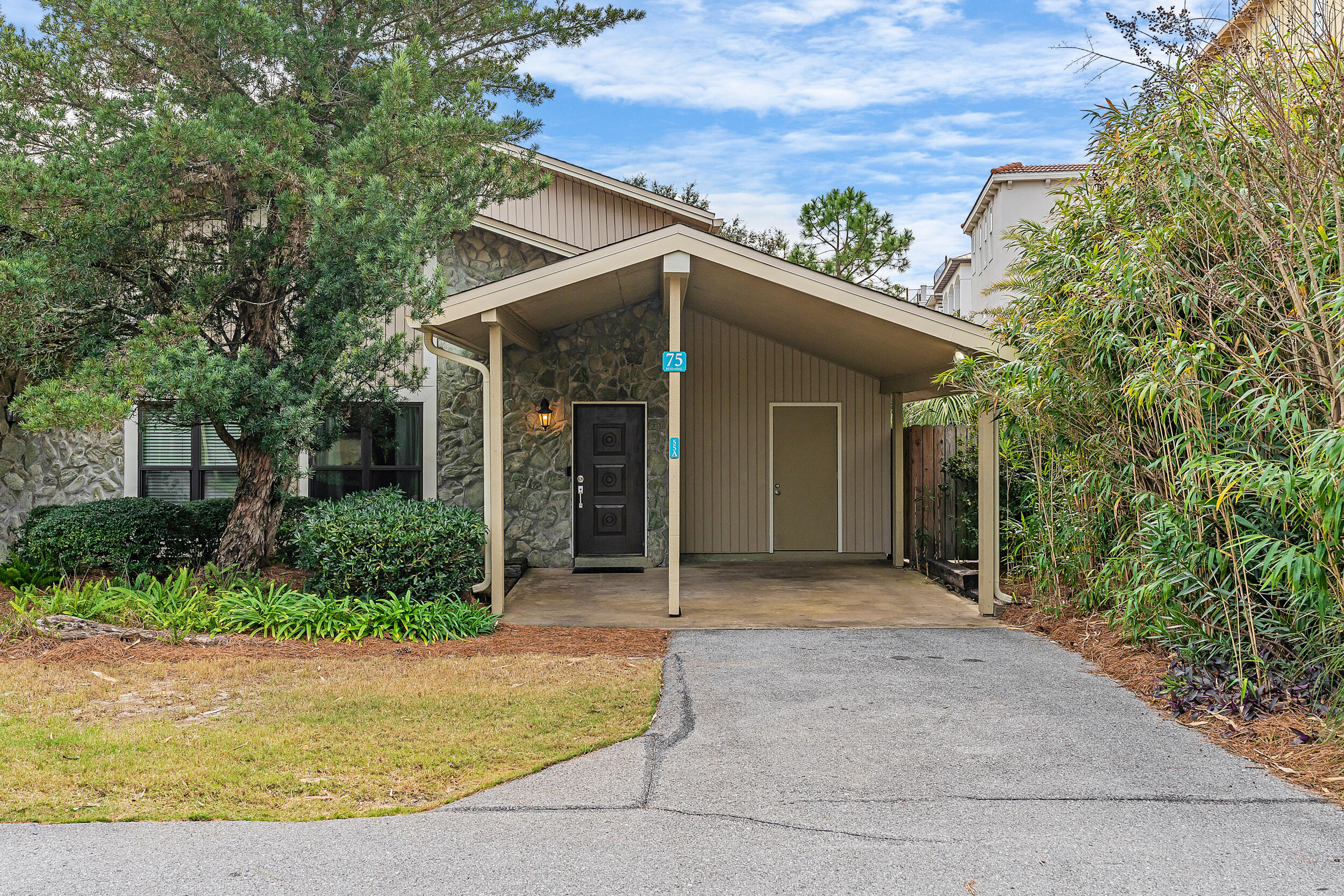 SEASCAPE CONDO TENNIS VILLAGE - Residential