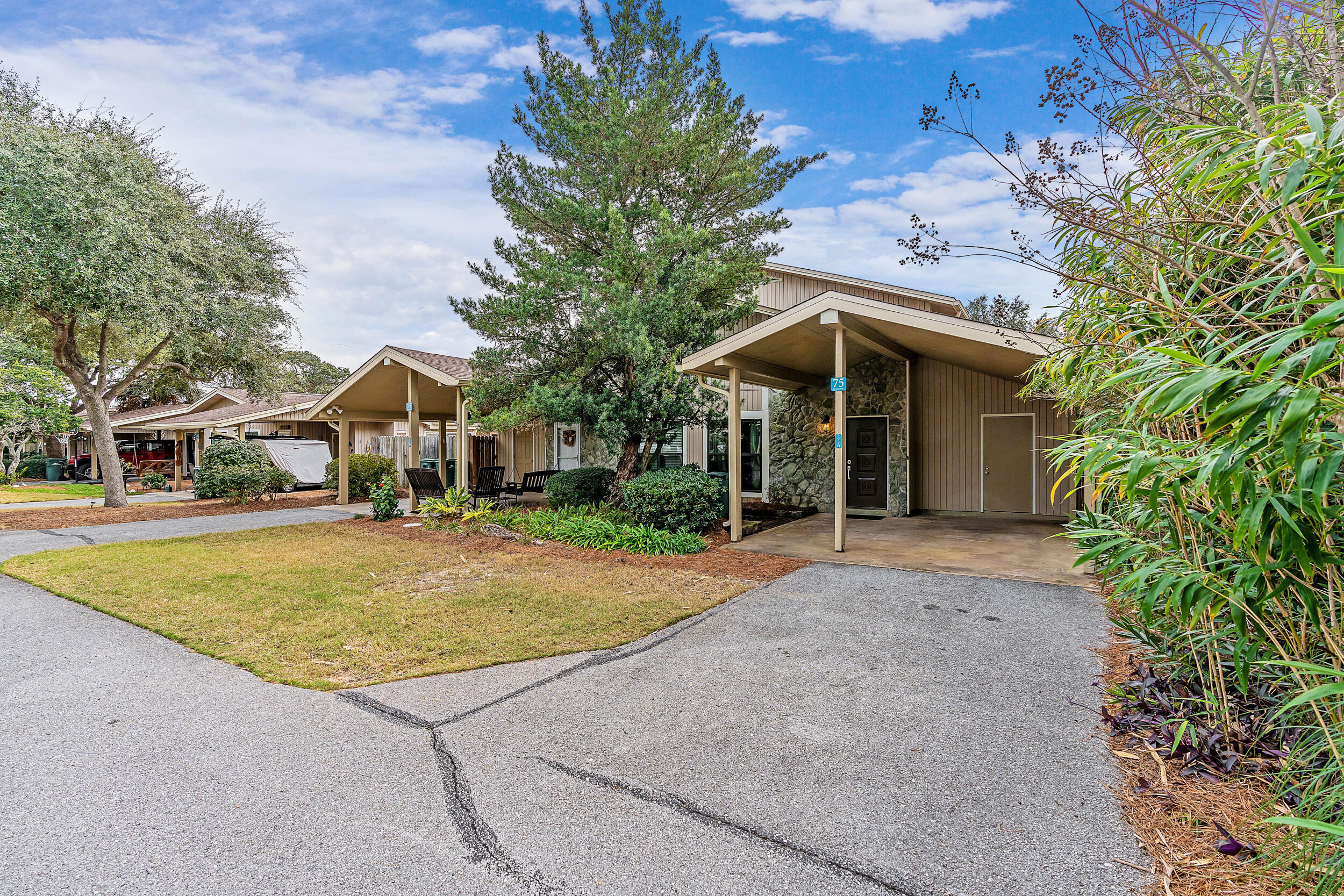 SEASCAPE CONDO TENNIS VILLAGE - Residential