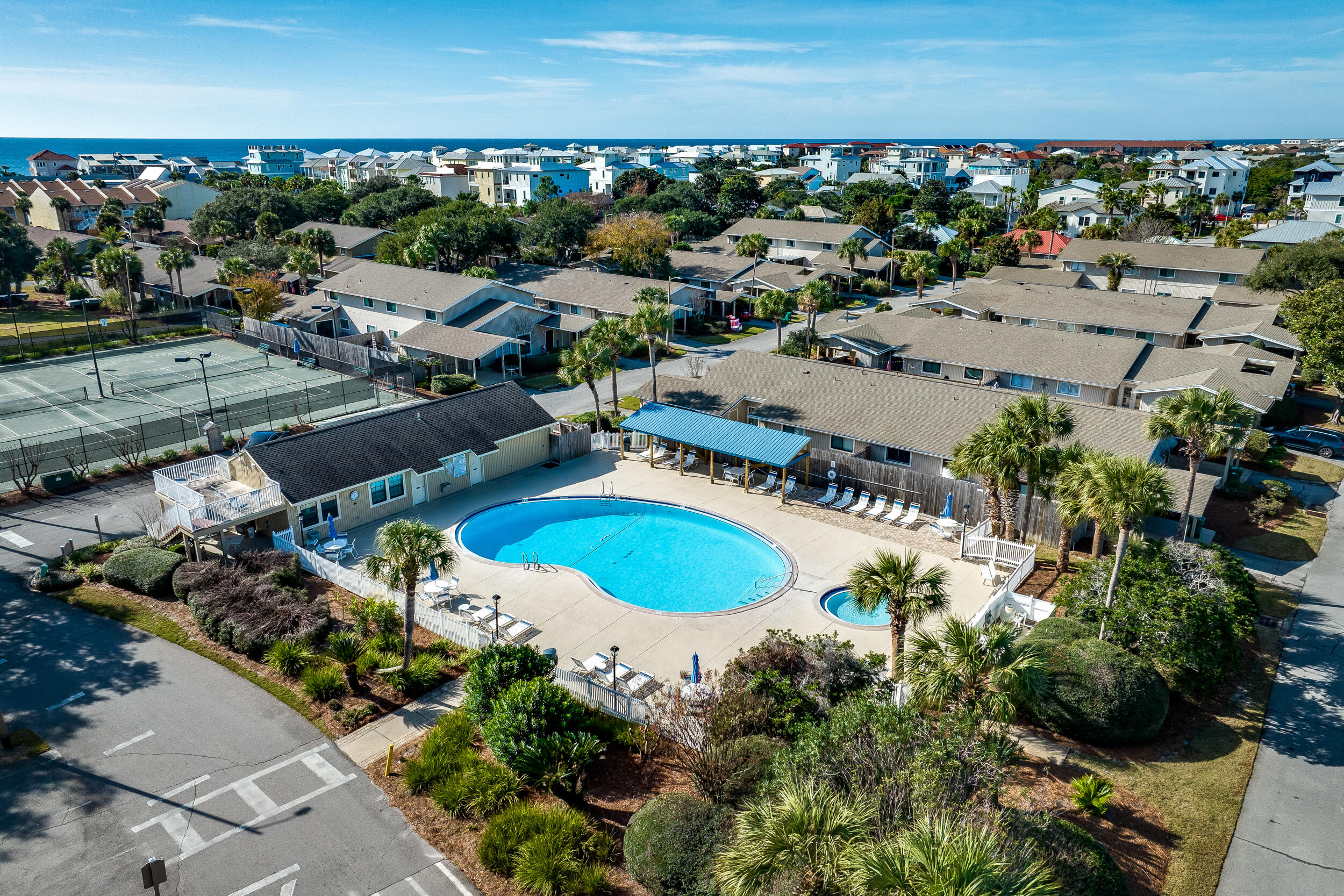 SEASCAPE CONDO TENNIS VILLAGE - Residential