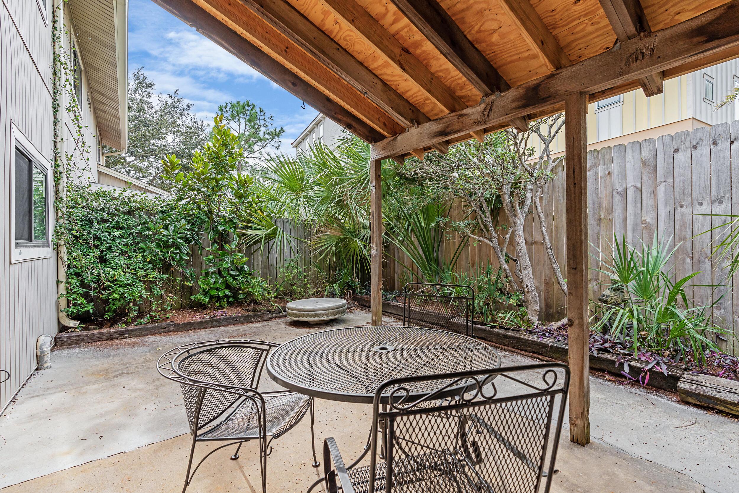 SEASCAPE CONDO TENNIS VILLAGE - Residential