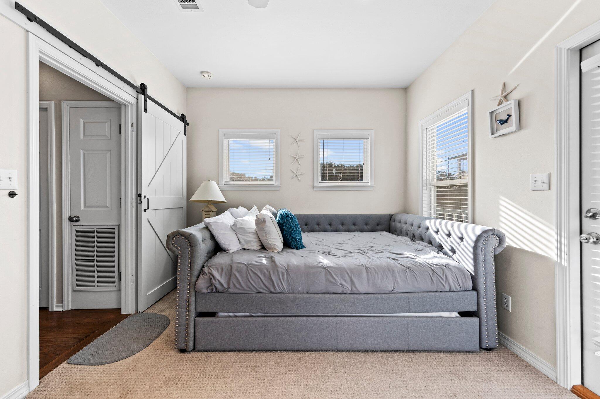 OLD FLORIDA COTTAGES - Residential