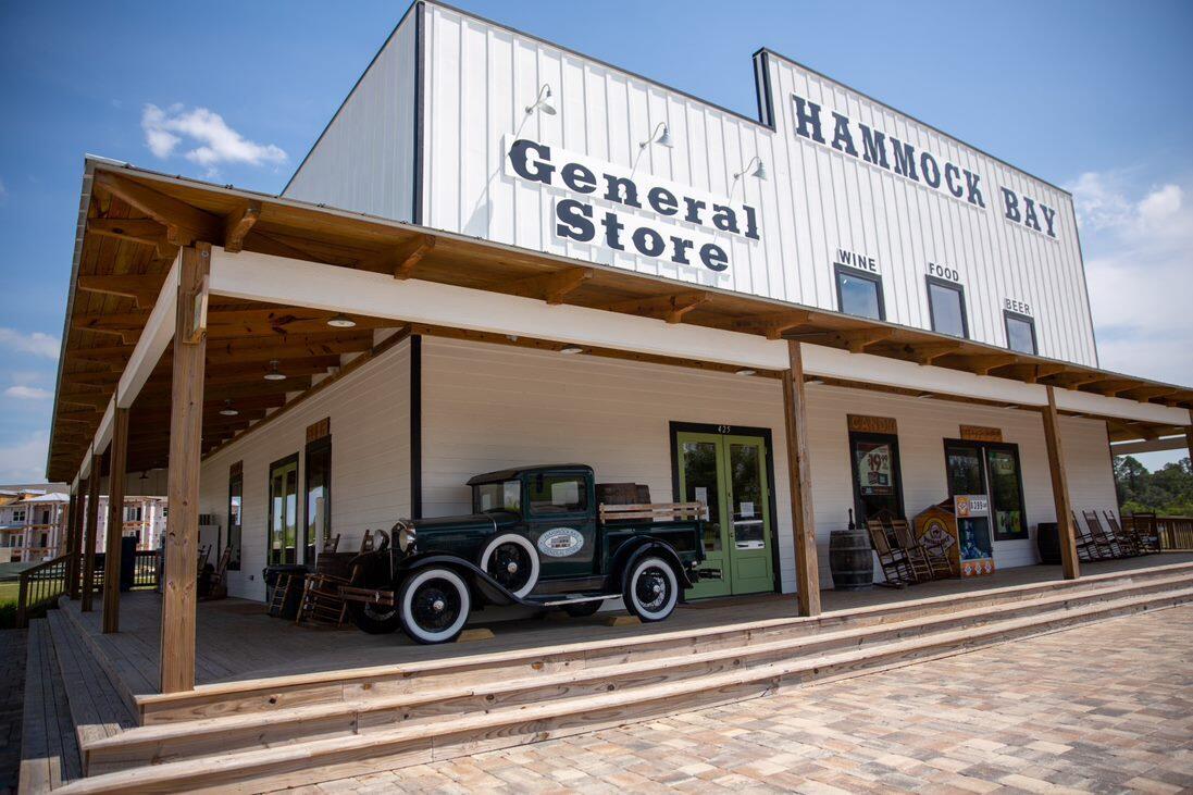 HAMMOCK BAY/Steamboat Landing - Land