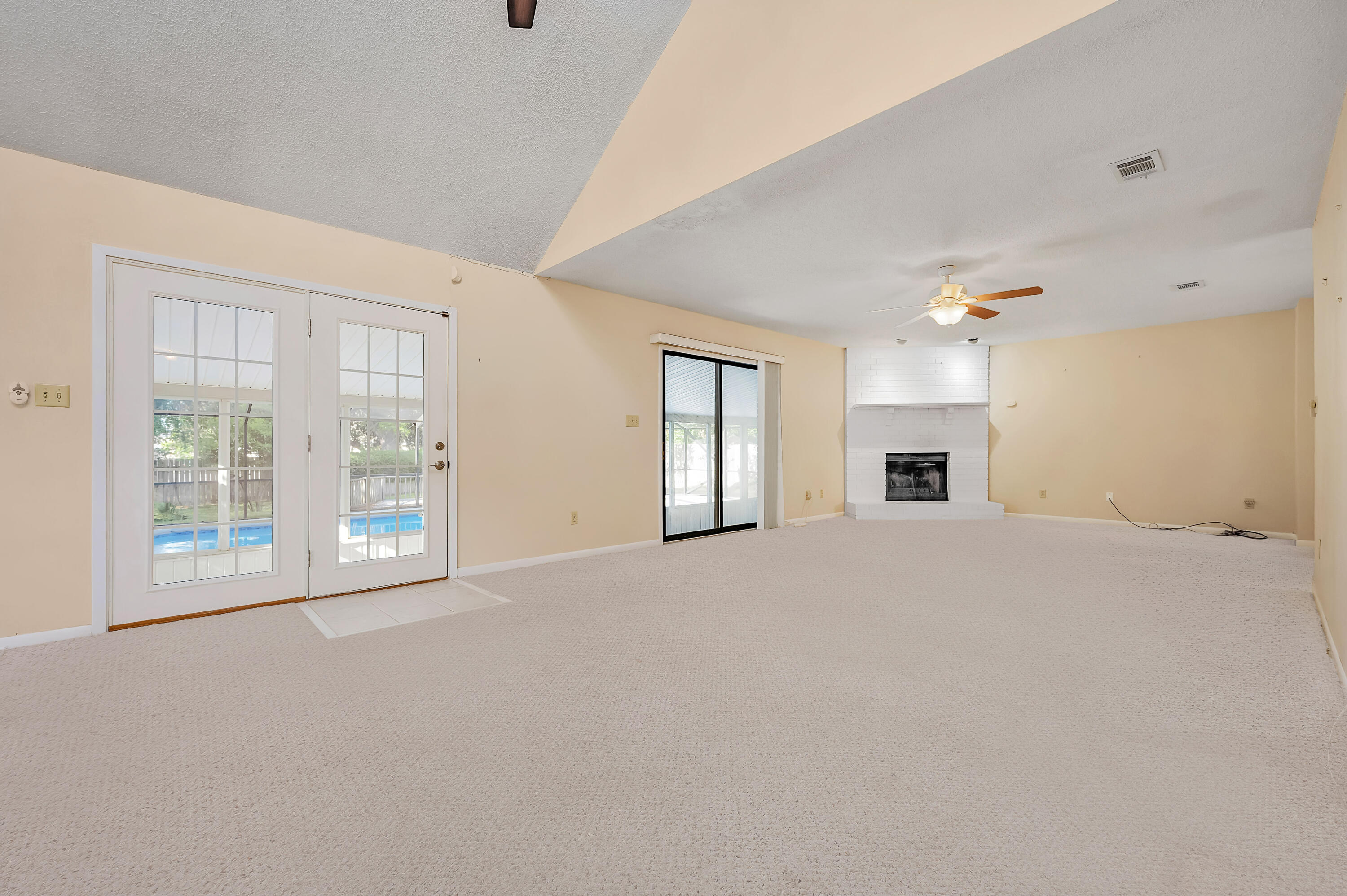 SANTA ROSA SHORES - Residential