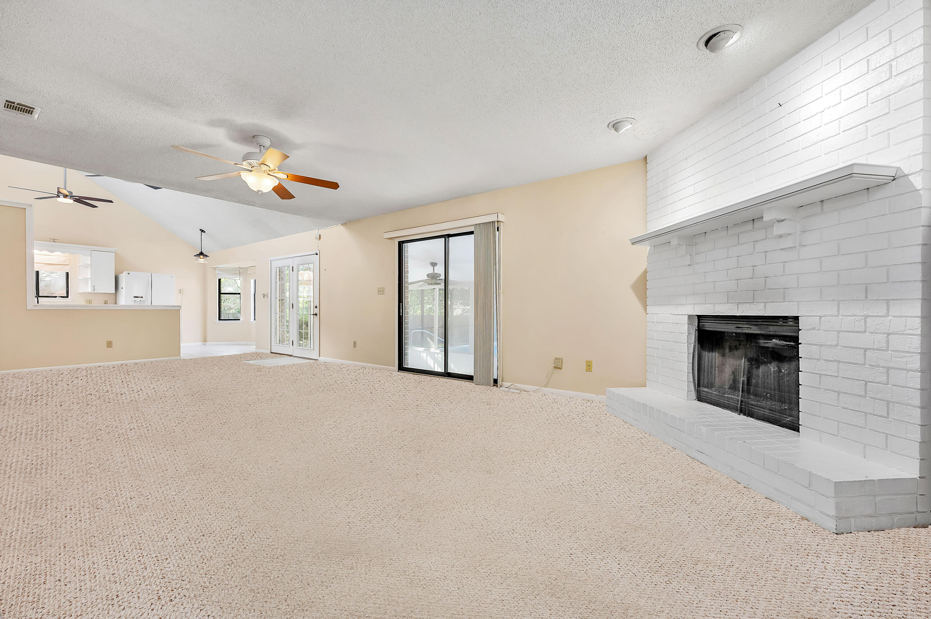 SANTA ROSA SHORES - Residential