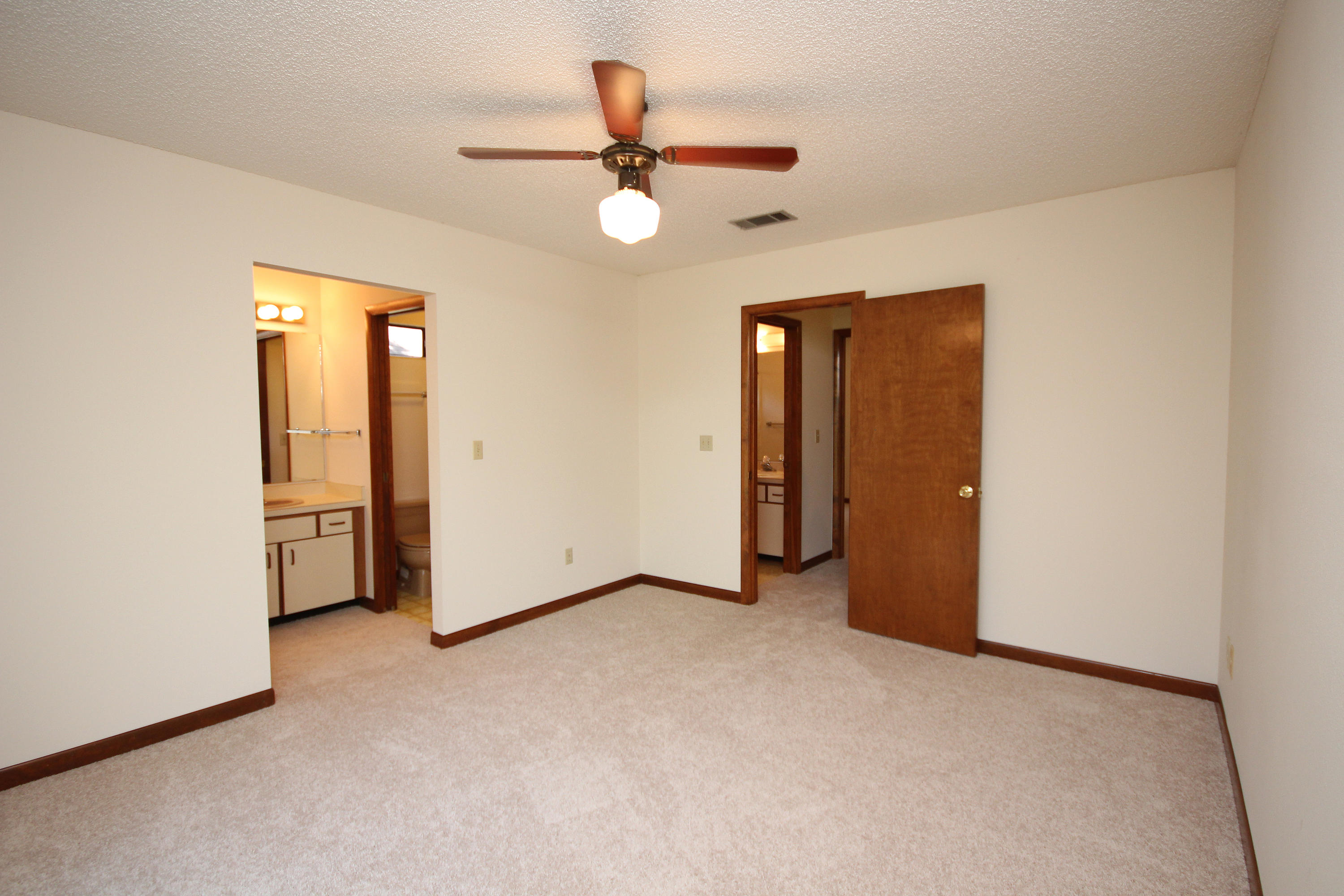 PALM CREST - Residential