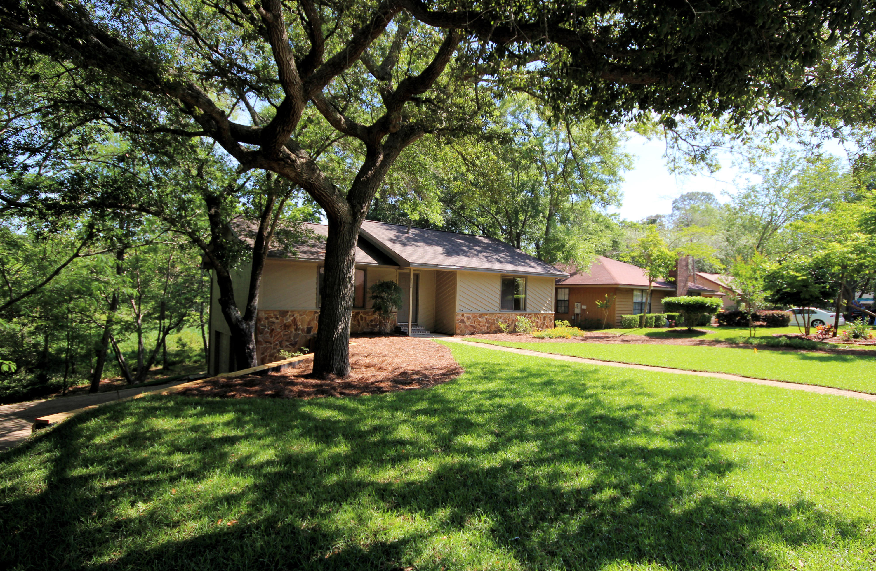 PALM CREST - Residential