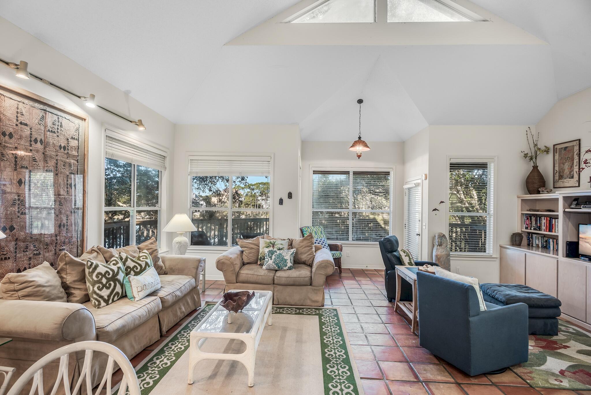 BEACH HIGHLAND - Residential