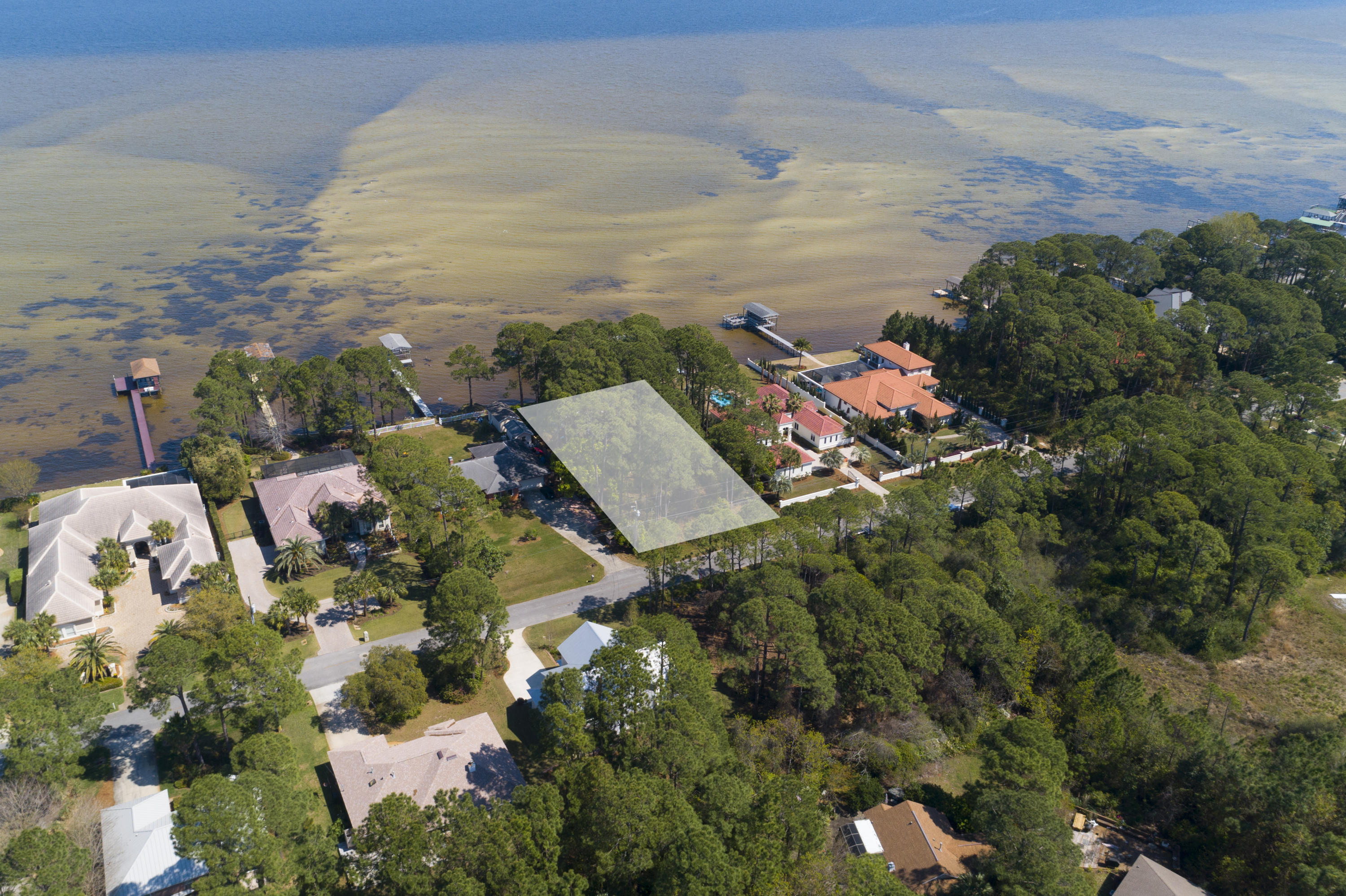 HOLIDAY SHORES ESTATES - Land