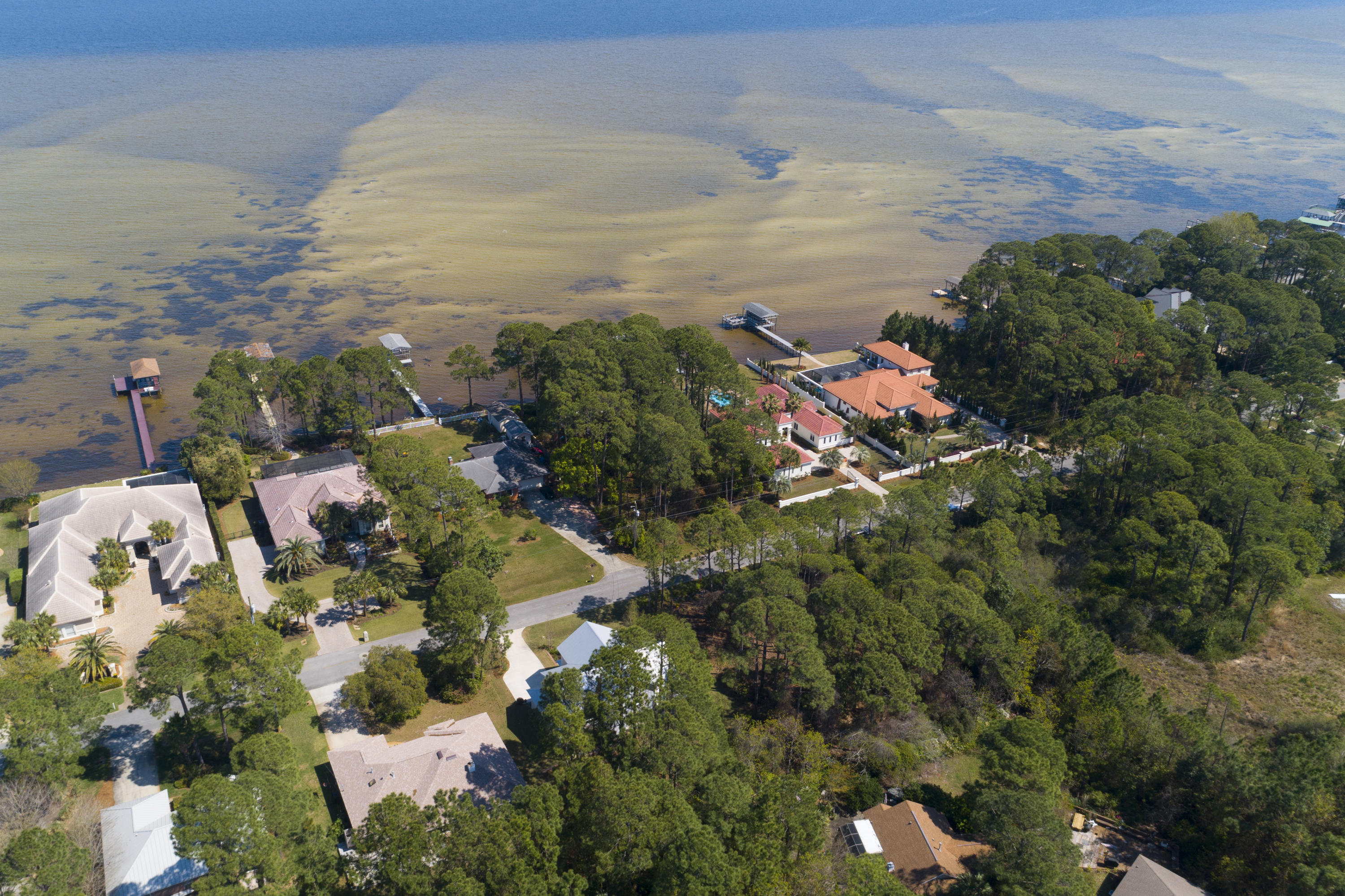 HOLIDAY SHORES ESTATES - Land