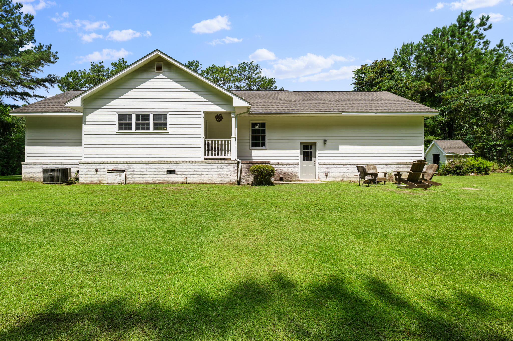 COUNTRY CLUB MANOR - Residential