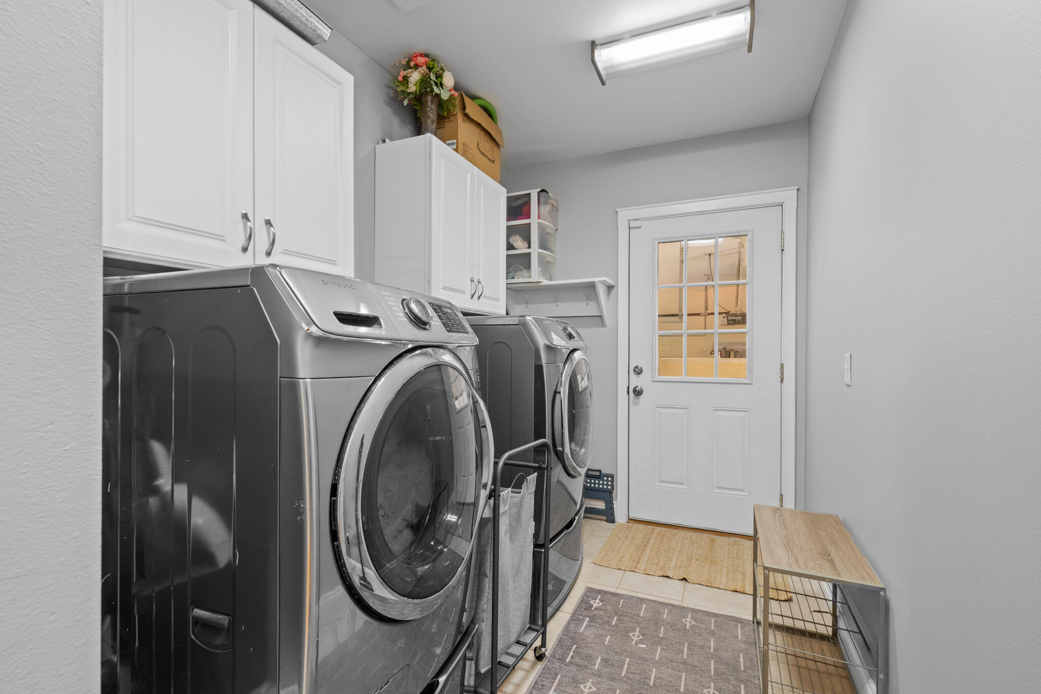 COUNTRY CLUB MANOR - Residential