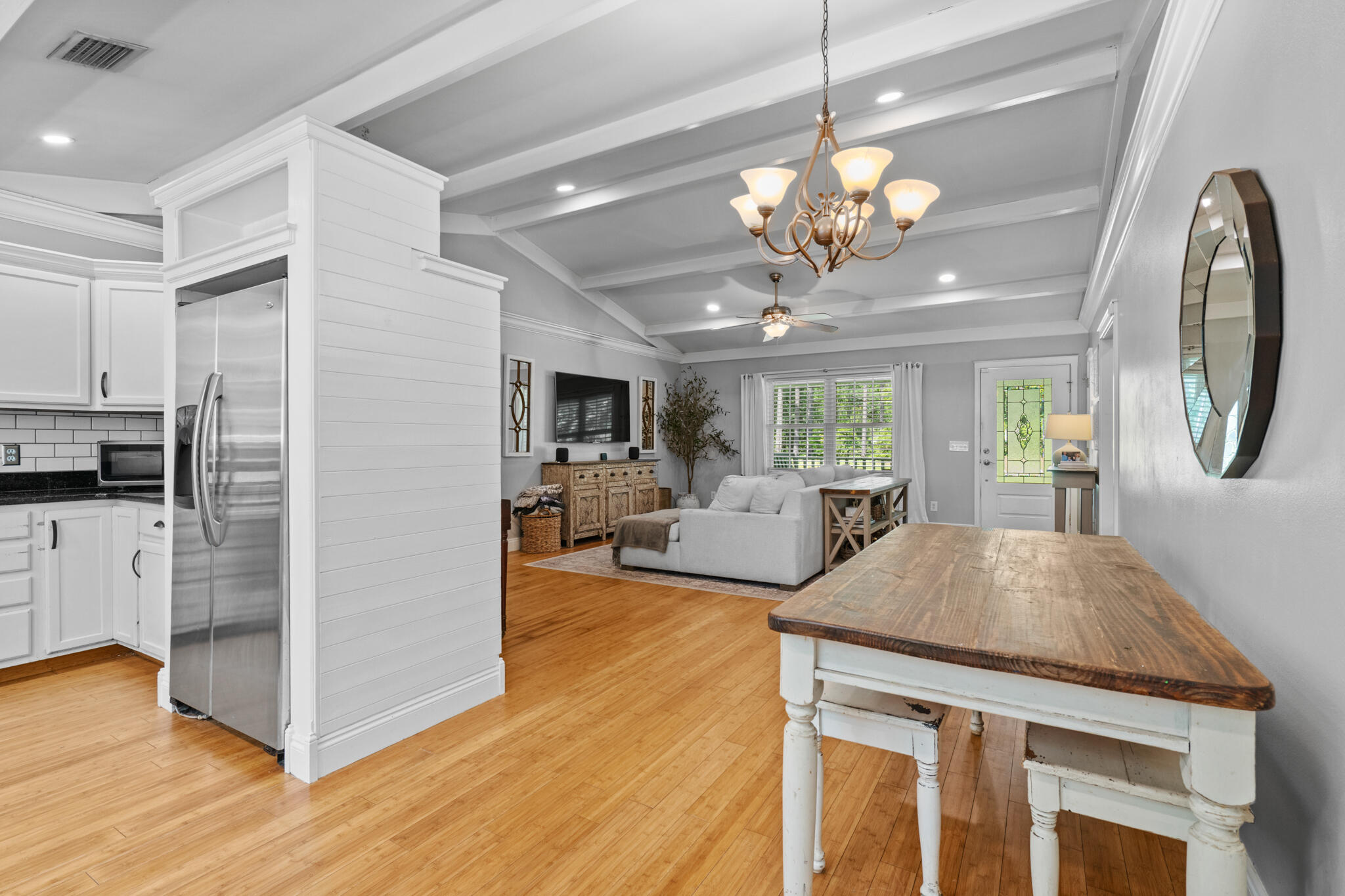 COUNTRY CLUB MANOR - Residential