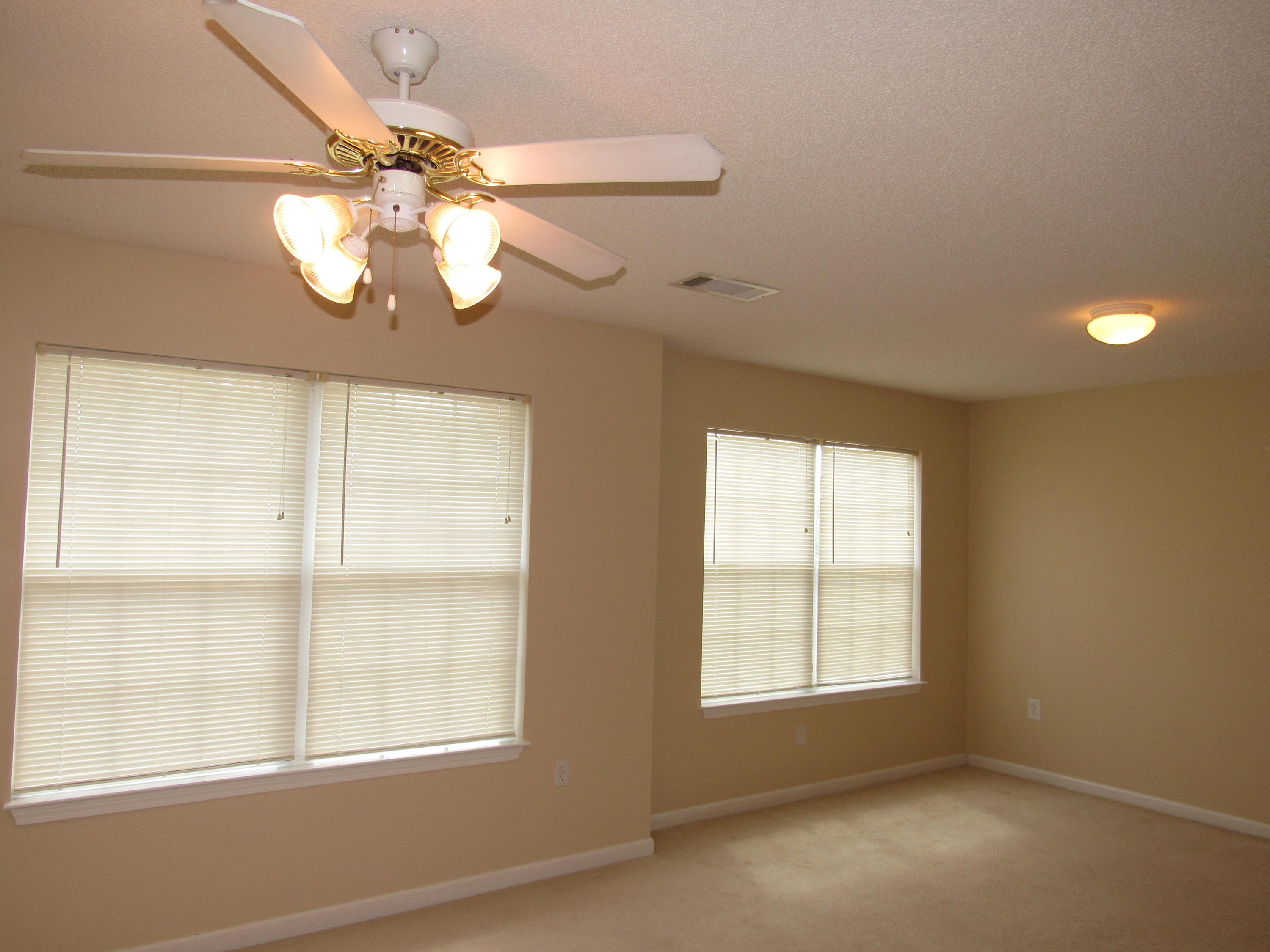 ROLLING PINES - Residential