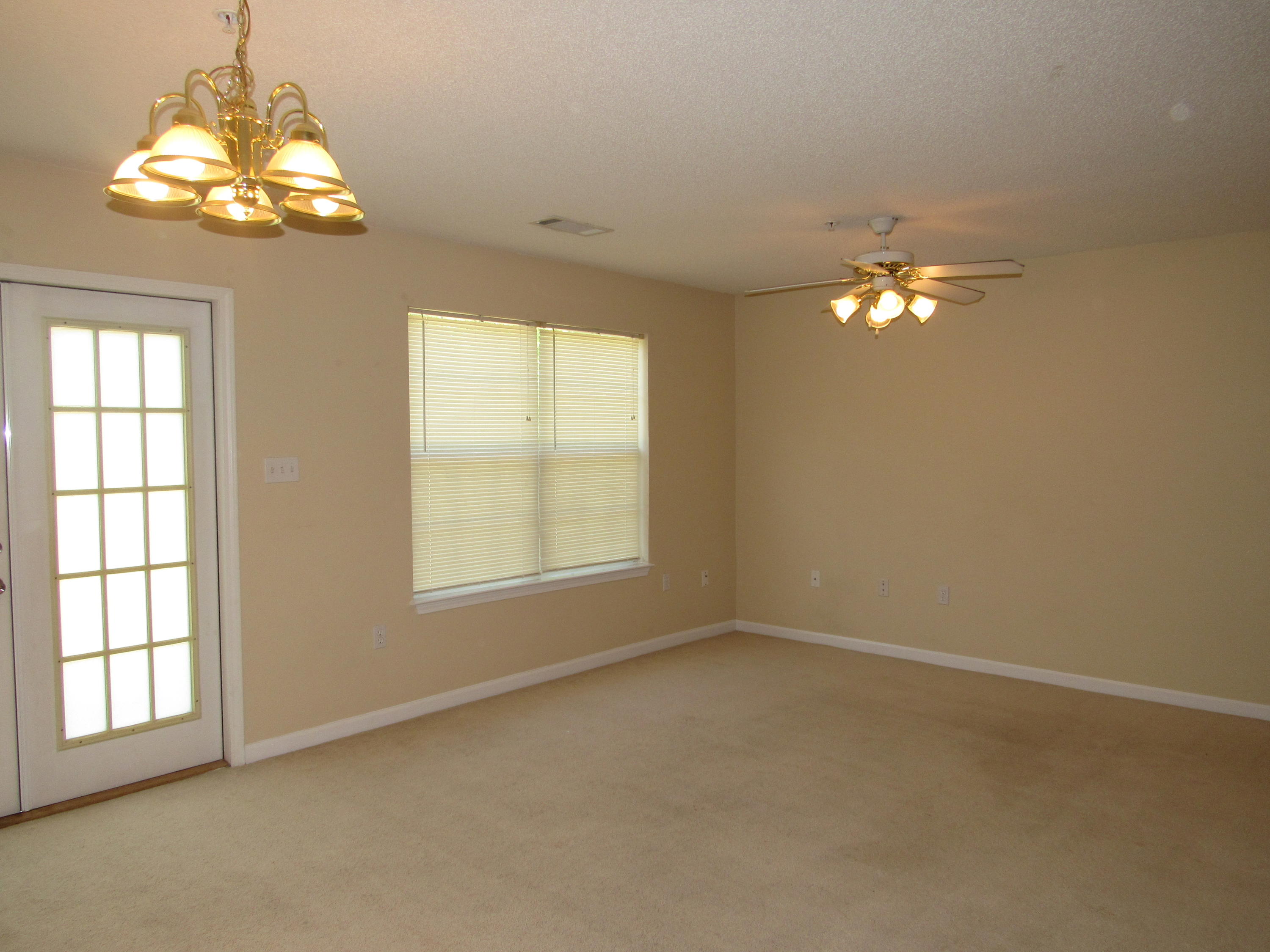 ROLLING PINES - Residential
