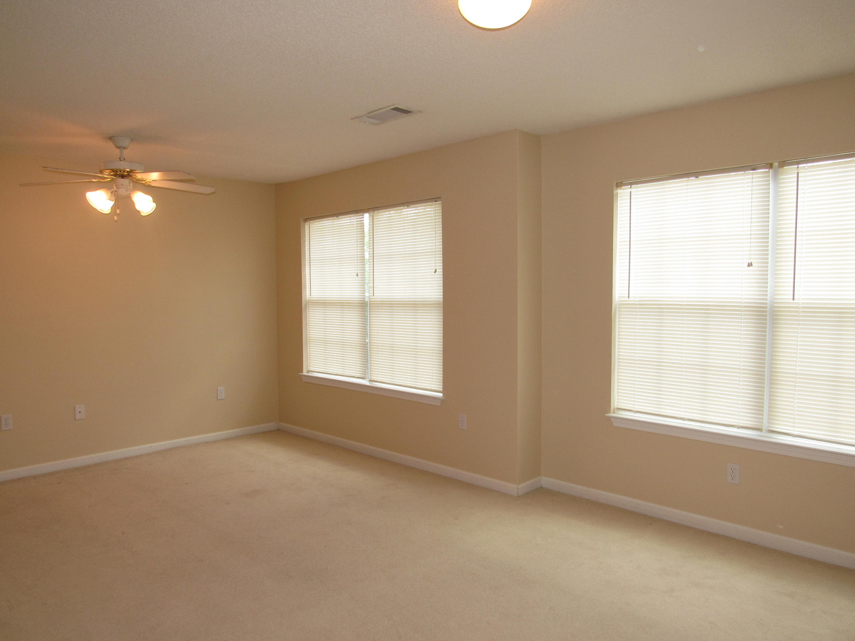 ROLLING PINES - Residential