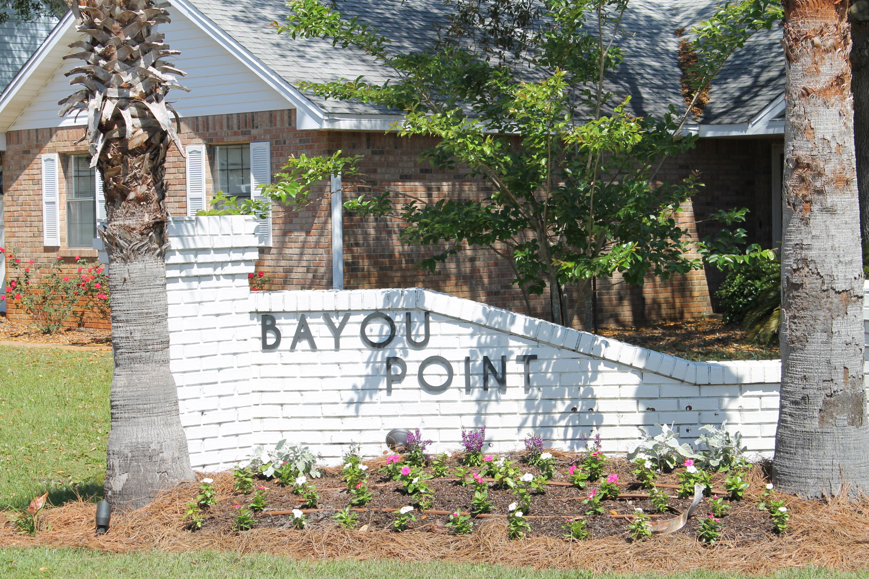 BAYOU POINT - Land