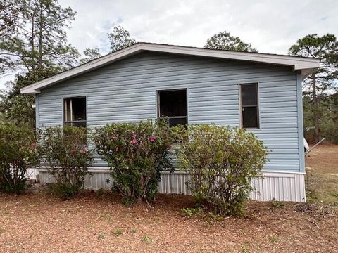 A home in DeFuniak Springs