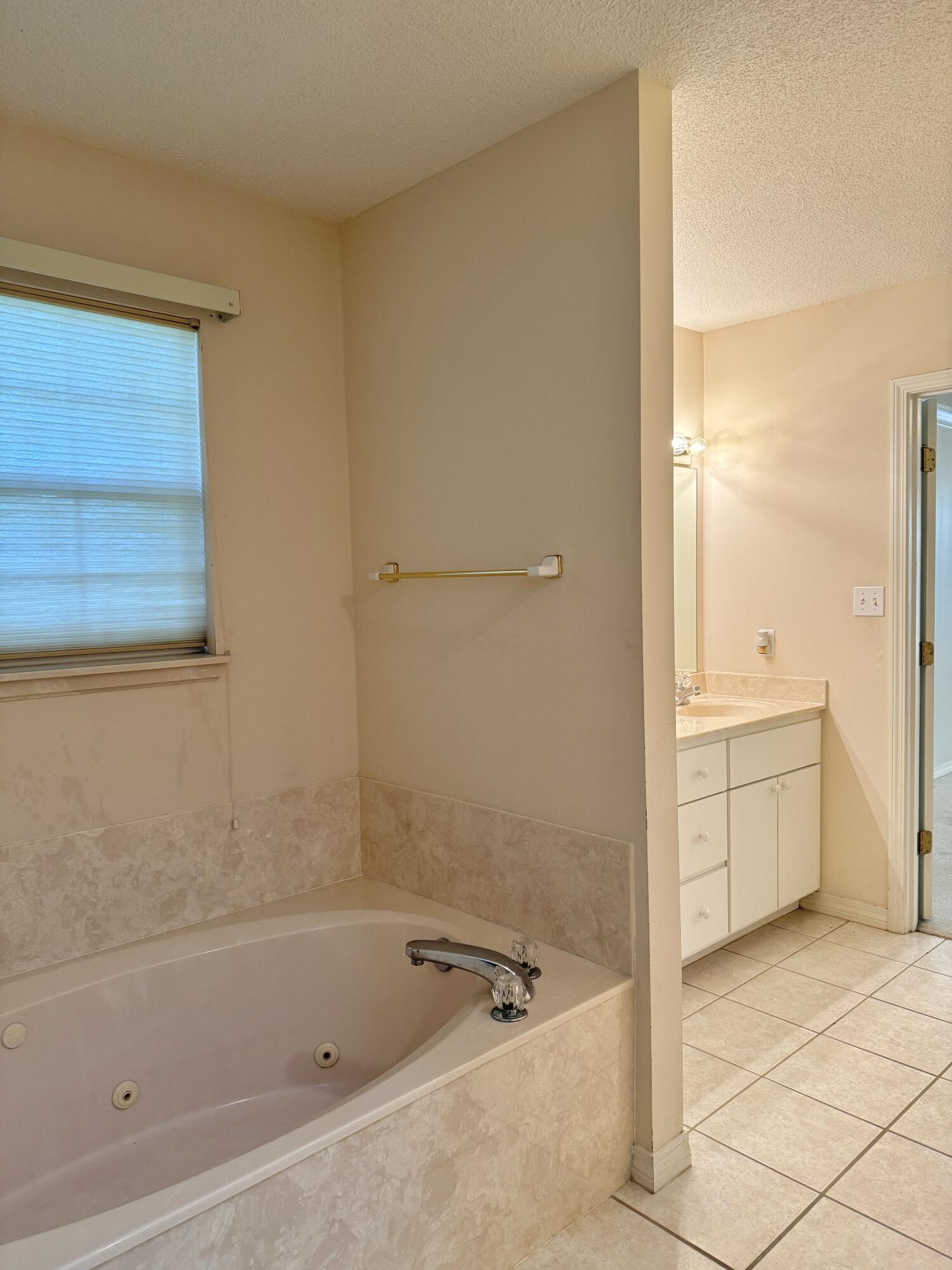 HOLIDAY SHORES ESTATES 3RD ADDN - Residential