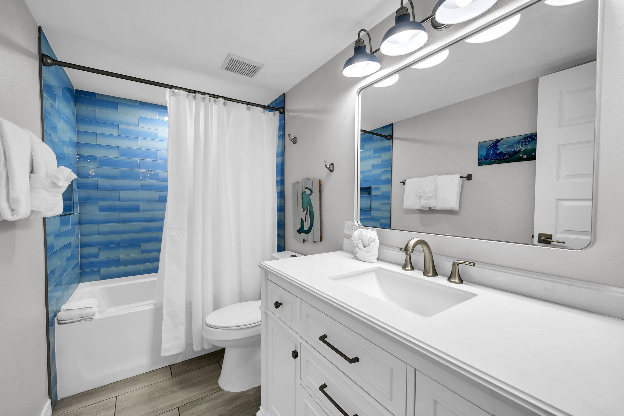 EMERALD ISLE - Residential