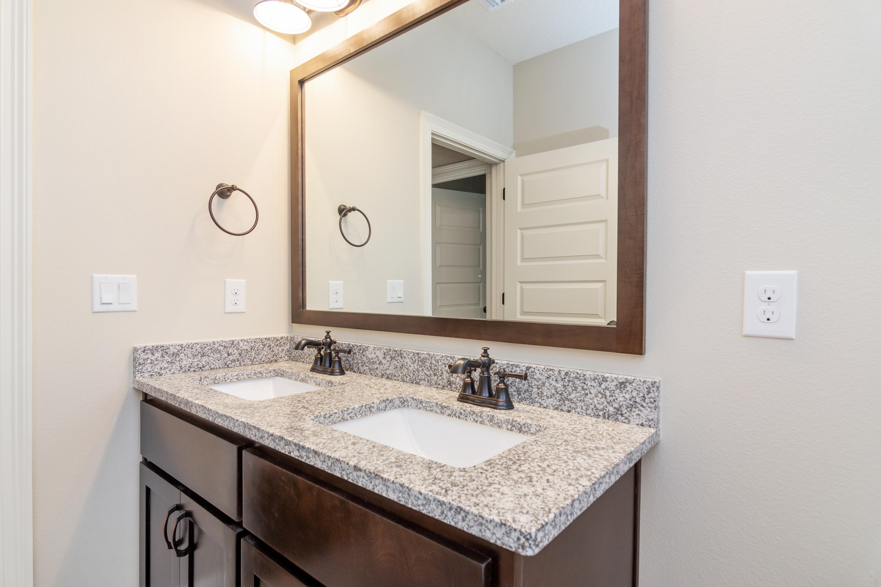 HOMEWOOD EST - Residential