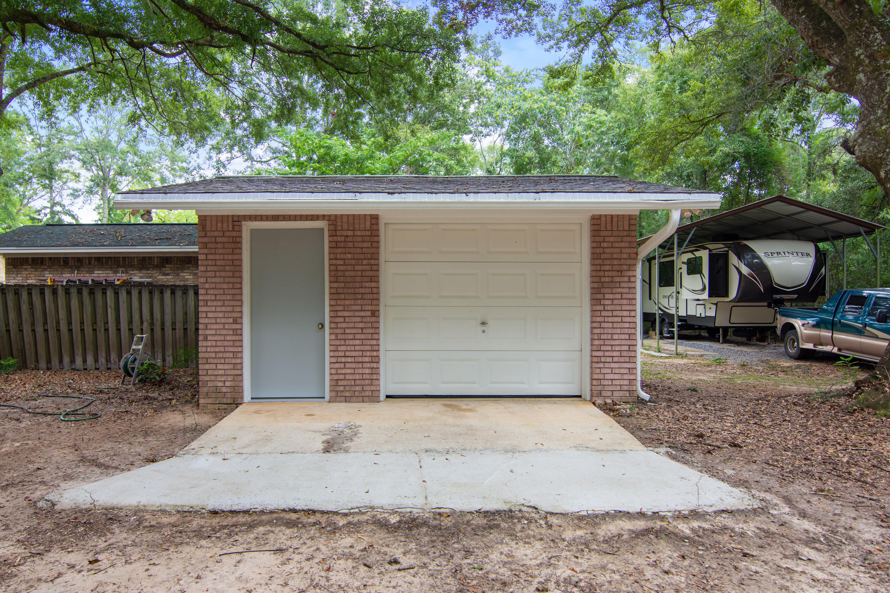 HOLLY HILLS - Residential