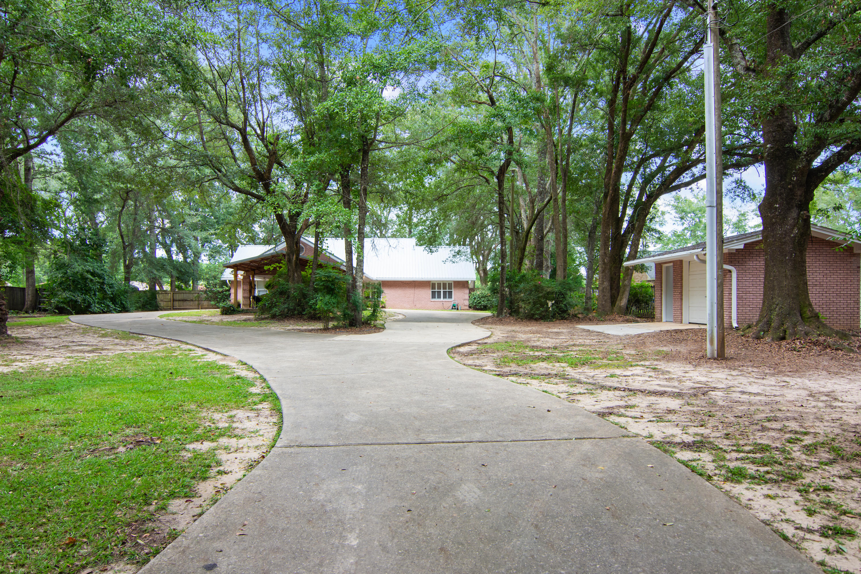 HOLLY HILLS - Residential