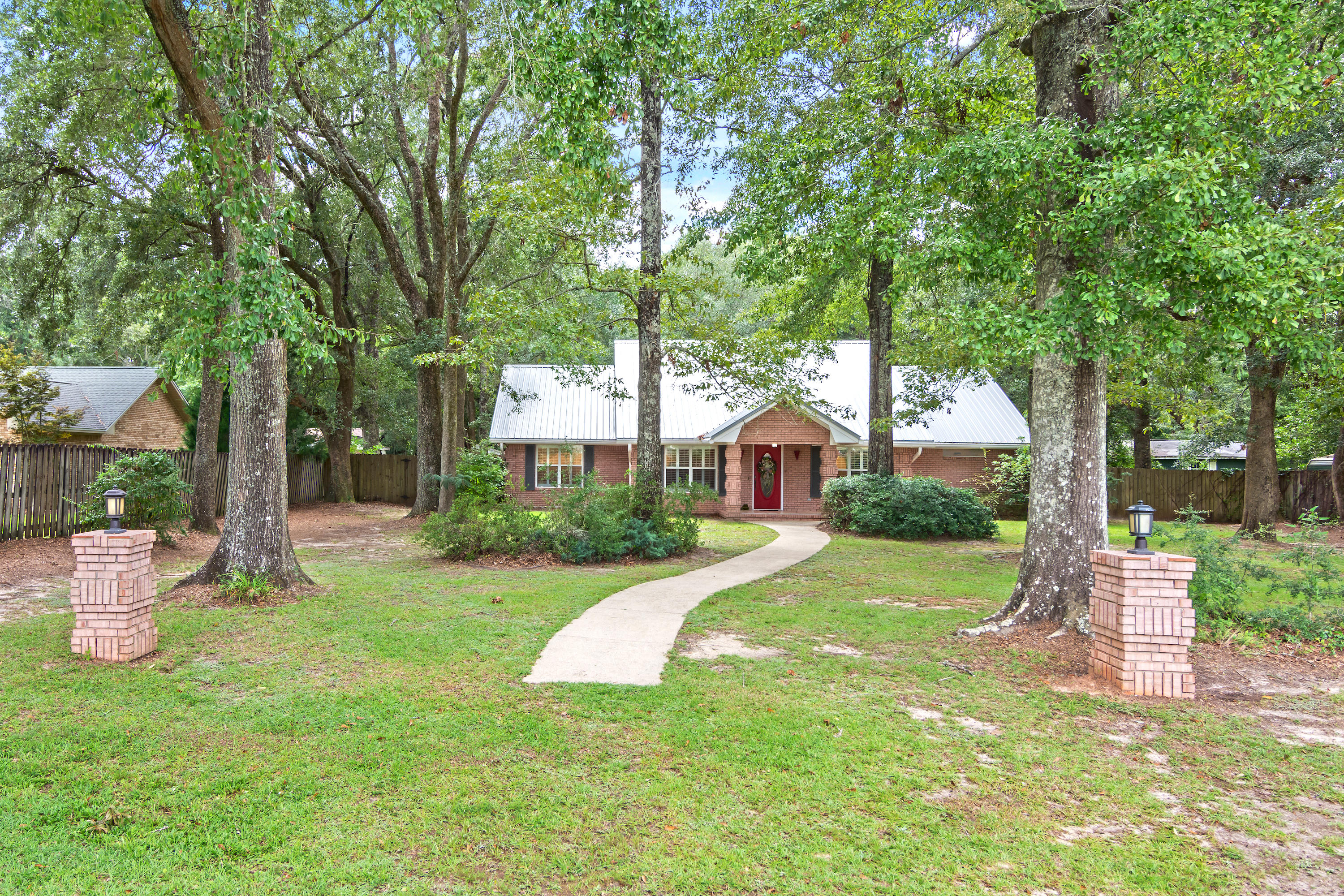 HOLLY HILLS - Residential