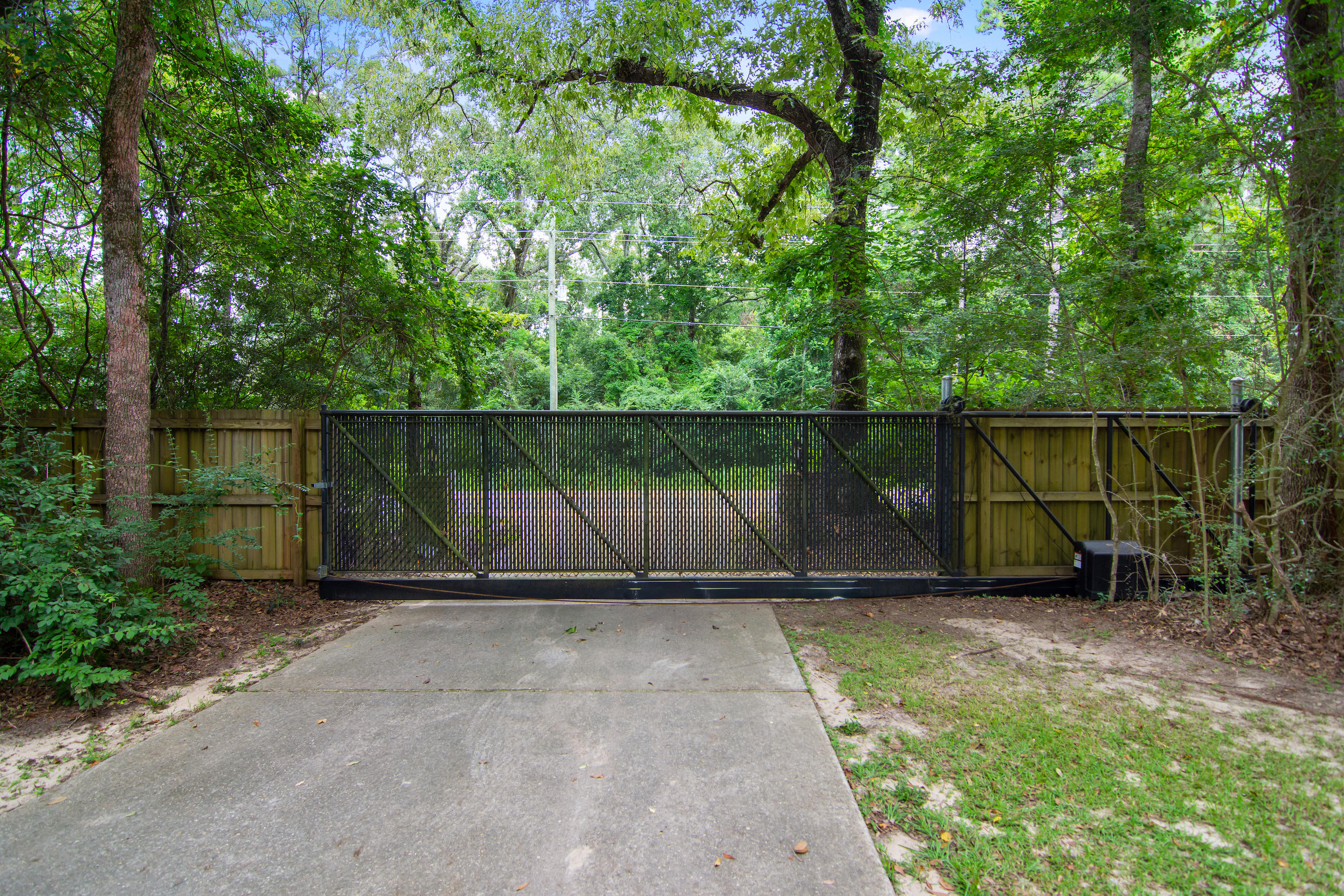 HOLLY HILLS - Residential