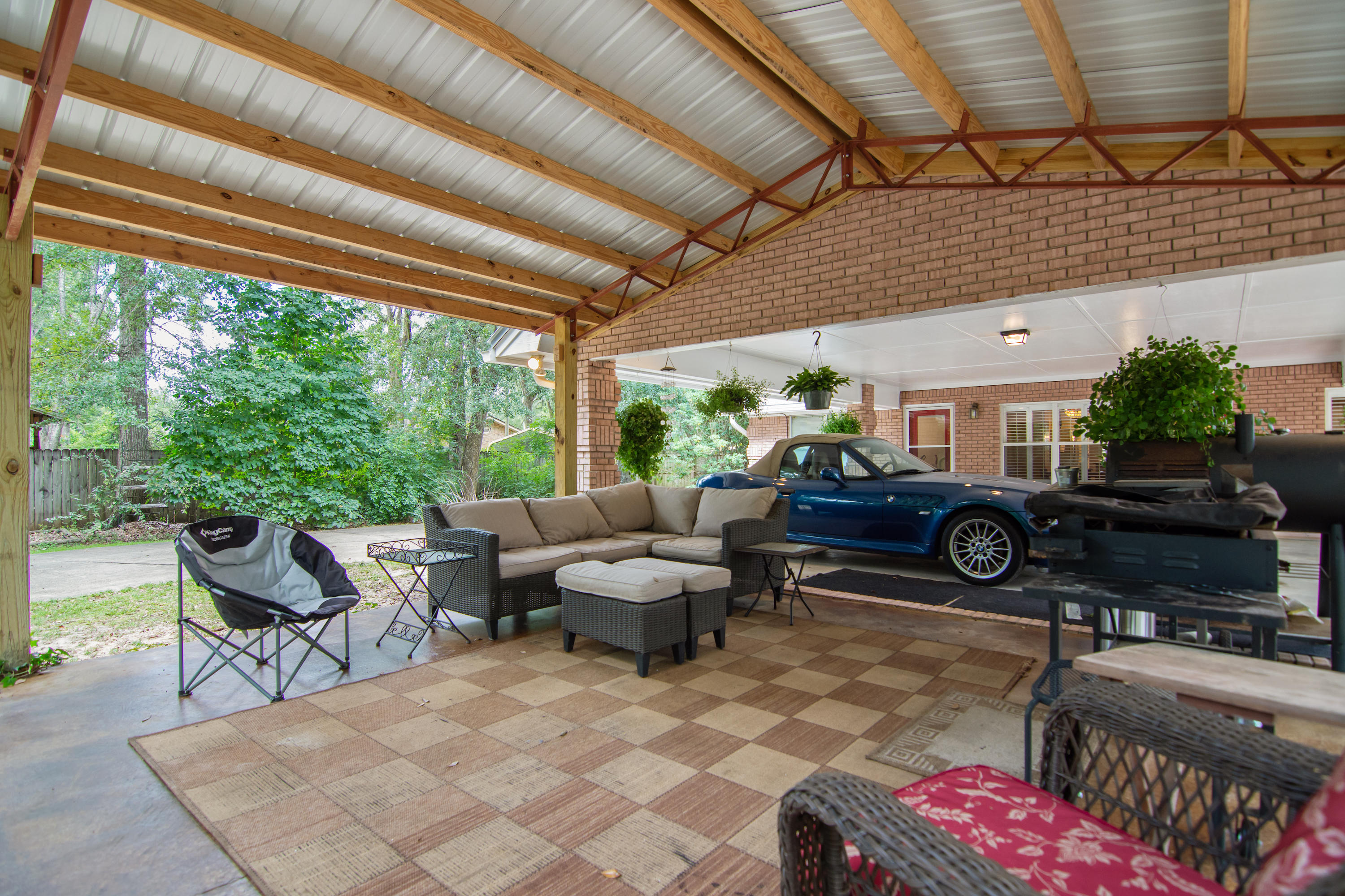 HOLLY HILLS - Residential