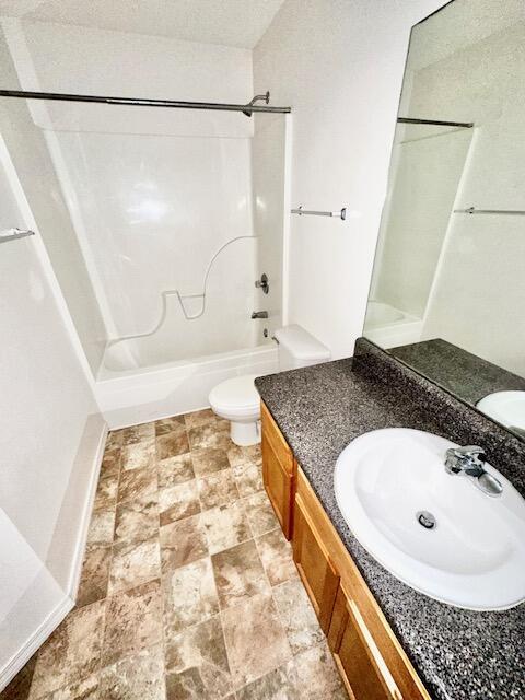 SANTA ROSA OAKS CONDOMINIUM - Residential Lease