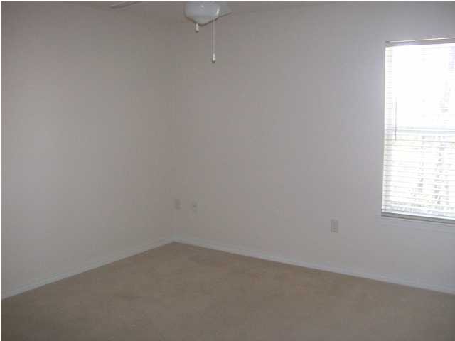 SANTA ROSA OAKS CONDOMINIUM - Residential Lease