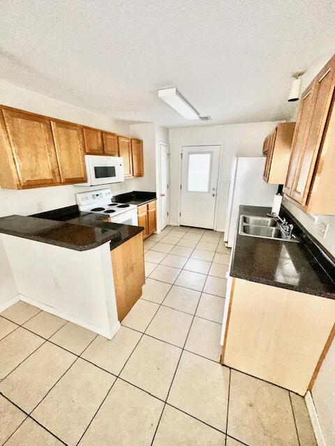 SANTA ROSA OAKS CONDOMINIUM - Residential Lease