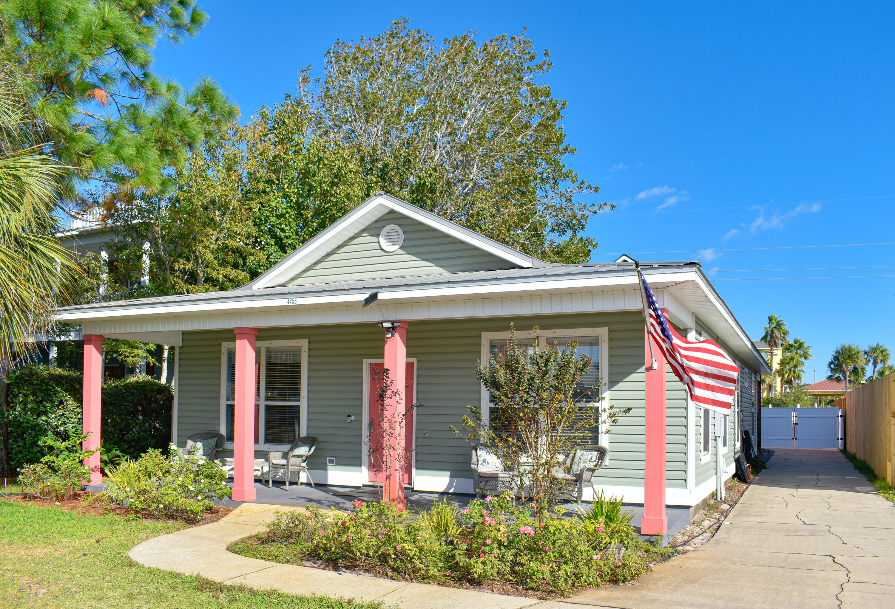 CRYSTAL BEACH - Residential