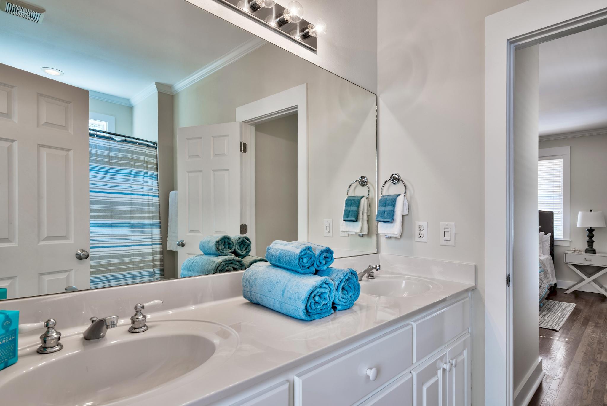 GROVE BY THE SEA - Residential