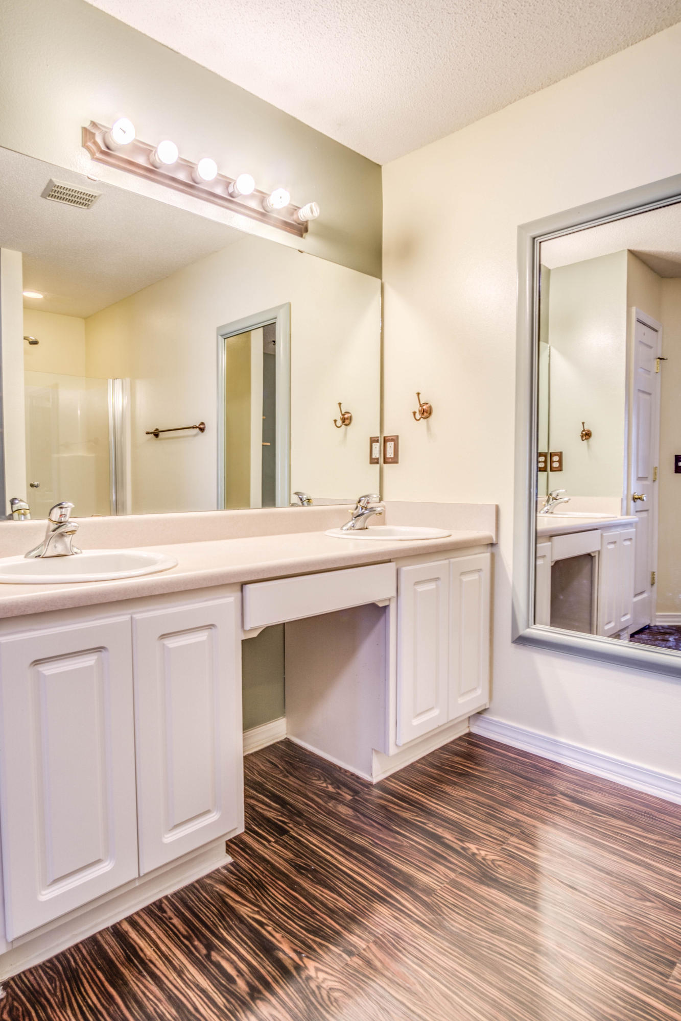 ROSS CROSSING - Residential