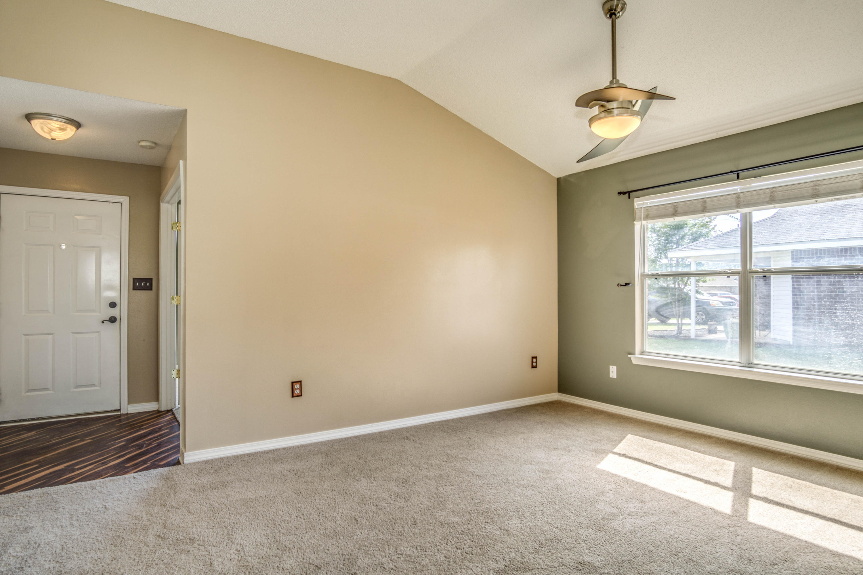 ROSS CROSSING - Residential