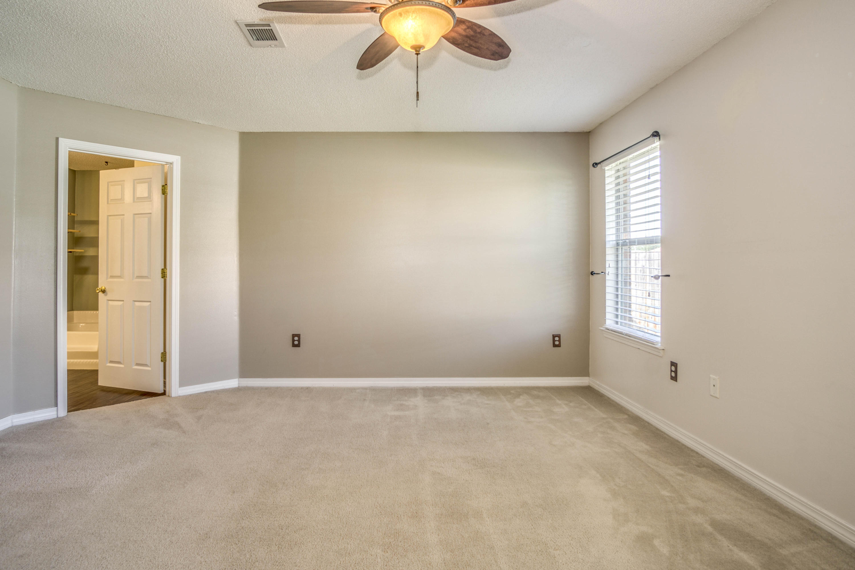 ROSS CROSSING - Residential