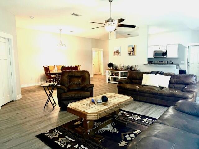 NAVARRE S/D 1ST ADDN - Residential