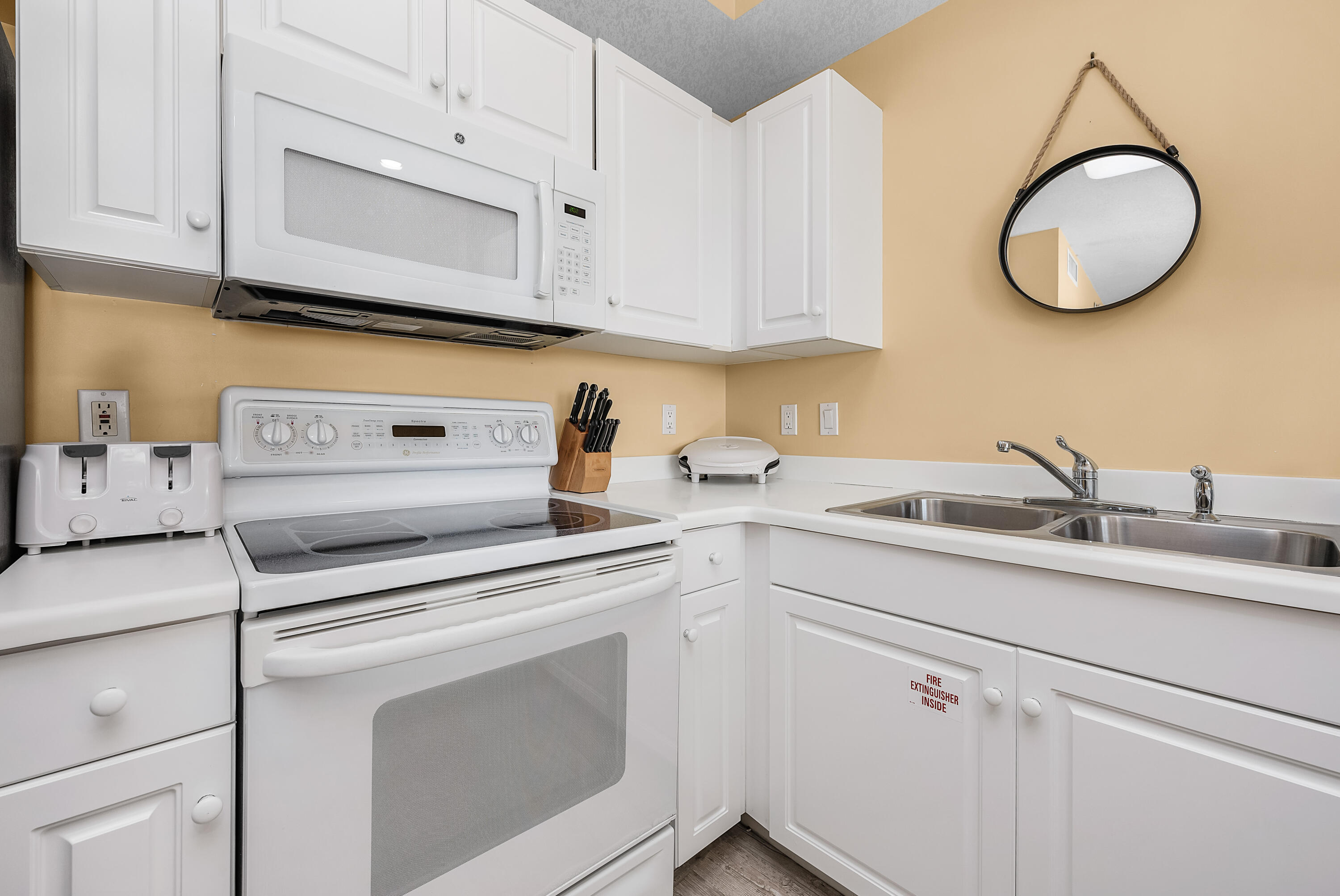 DESTIN WEST BEACH & BAY RESORT-GULFSIDE - Residential