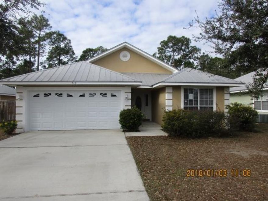 Move in Ready House. It has new carpet, new a/c, new hot water heater. Has new paint through entire house, new toilets. New stove.It is a metal roof. It is a split bedroom layout. House has a very large master bedroom suite. This beautiful house has a nice breakfast area, den and kitchen combo. It has a large living room with formal dining room. This house has plenty of room to roam. This is a must see house, it has just been renovated and move in ready. Buyer to verify any and all information that is important to them.