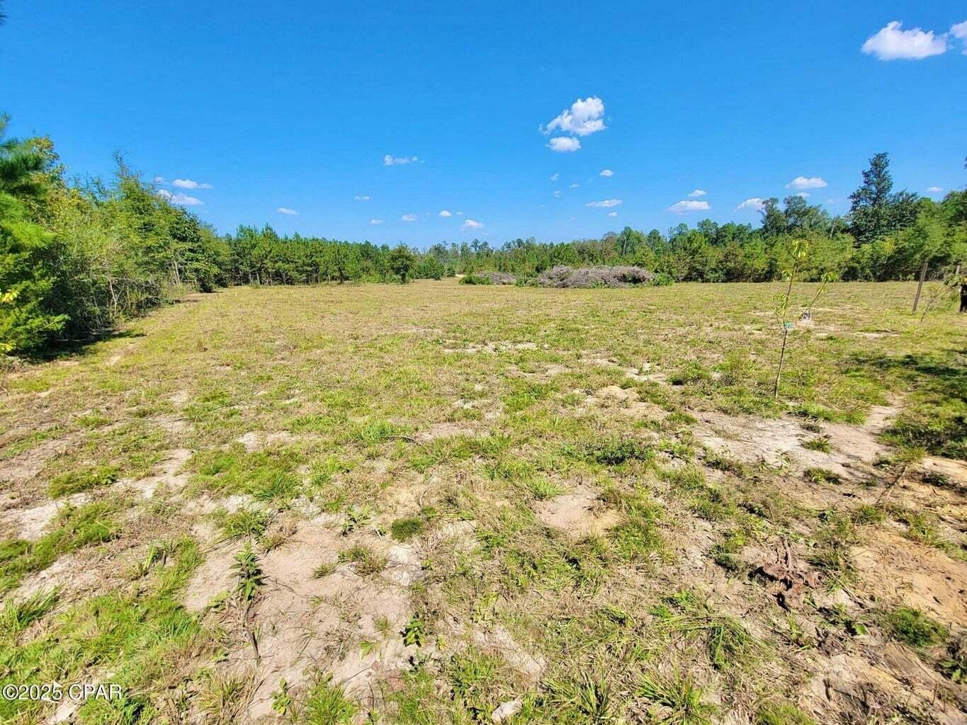 NO RECORDED SUBDIVISION - Land