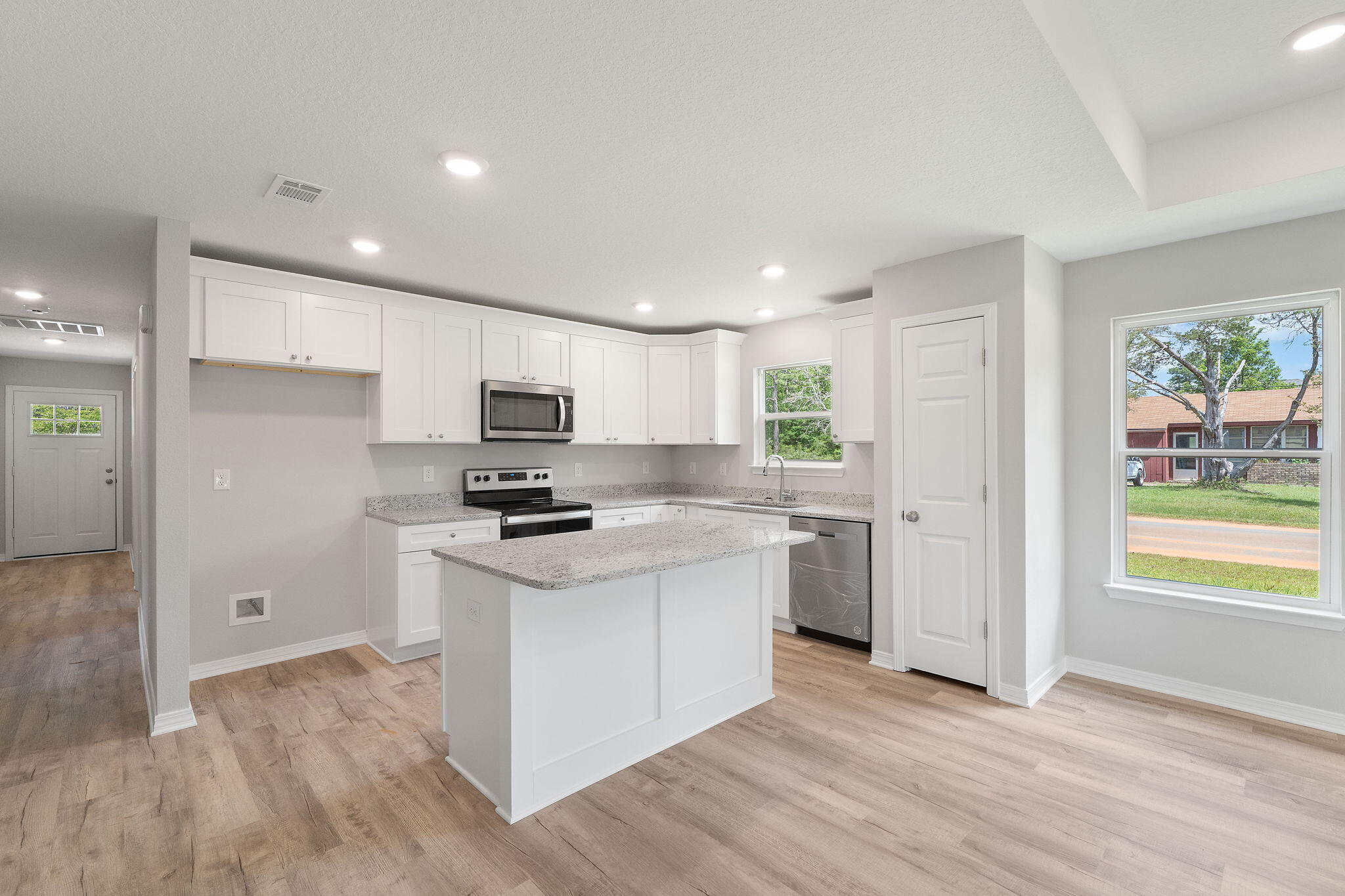 AVALON BEACH - Residential