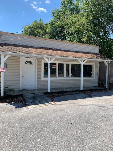950 sf office space with reception/lobby area, 3 private offices, breakroom space, restroom and filing/storage space. Conveniently located with easy access to Racetrack and Beal Pkwy. Furniture can be included for additional rent.