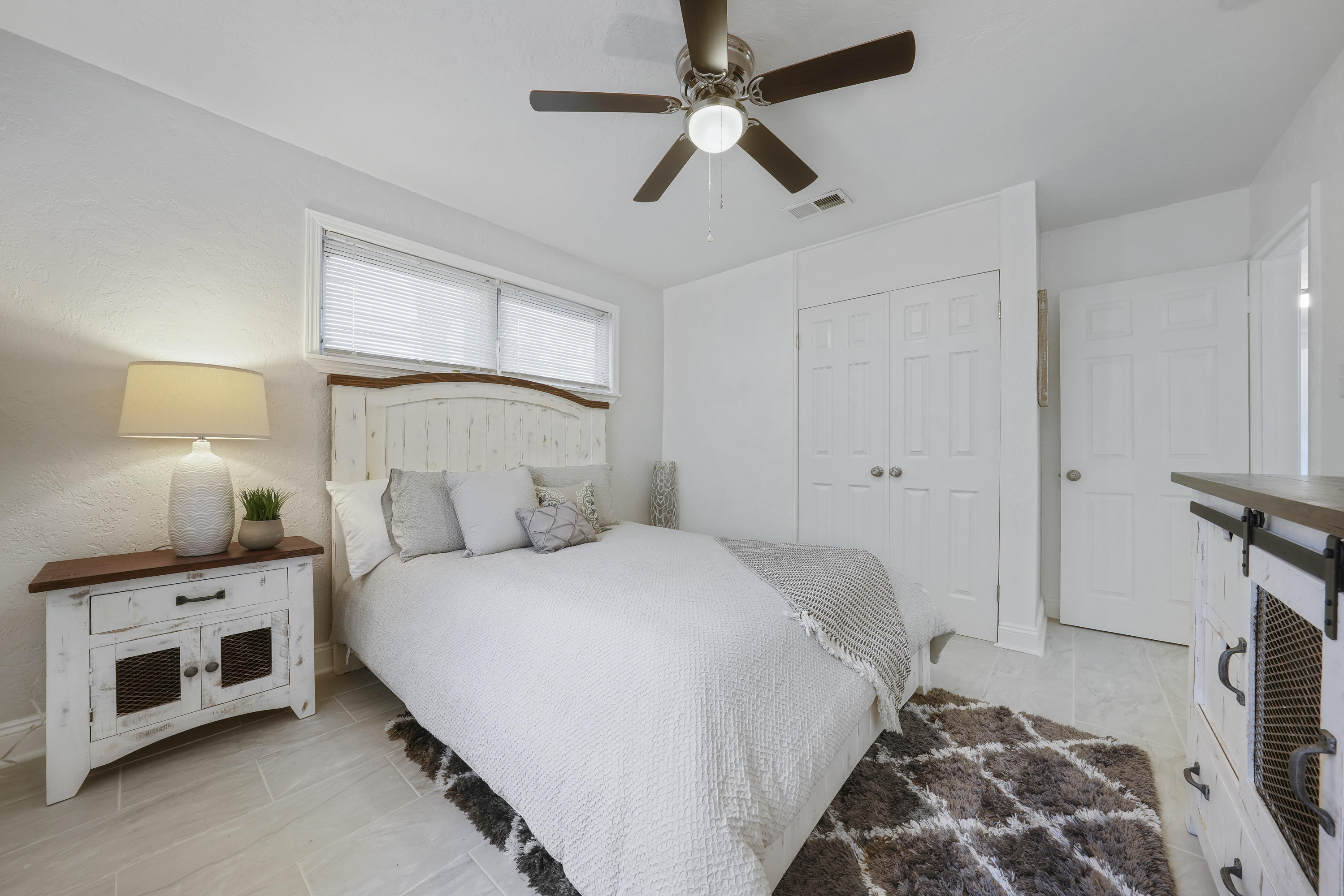 GARNIERS BEACH 2ND - Residential