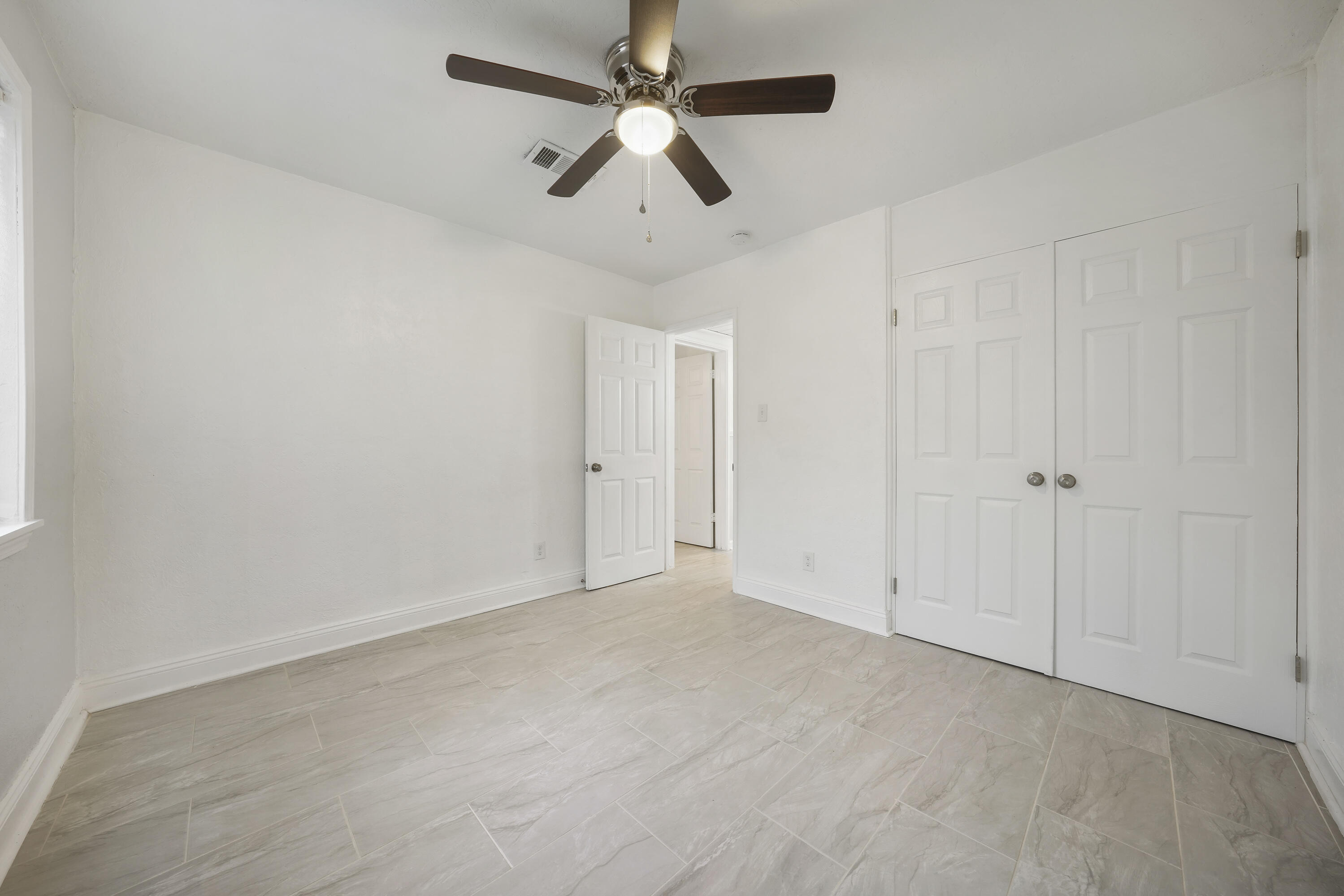 GARNIERS BEACH 2ND - Residential