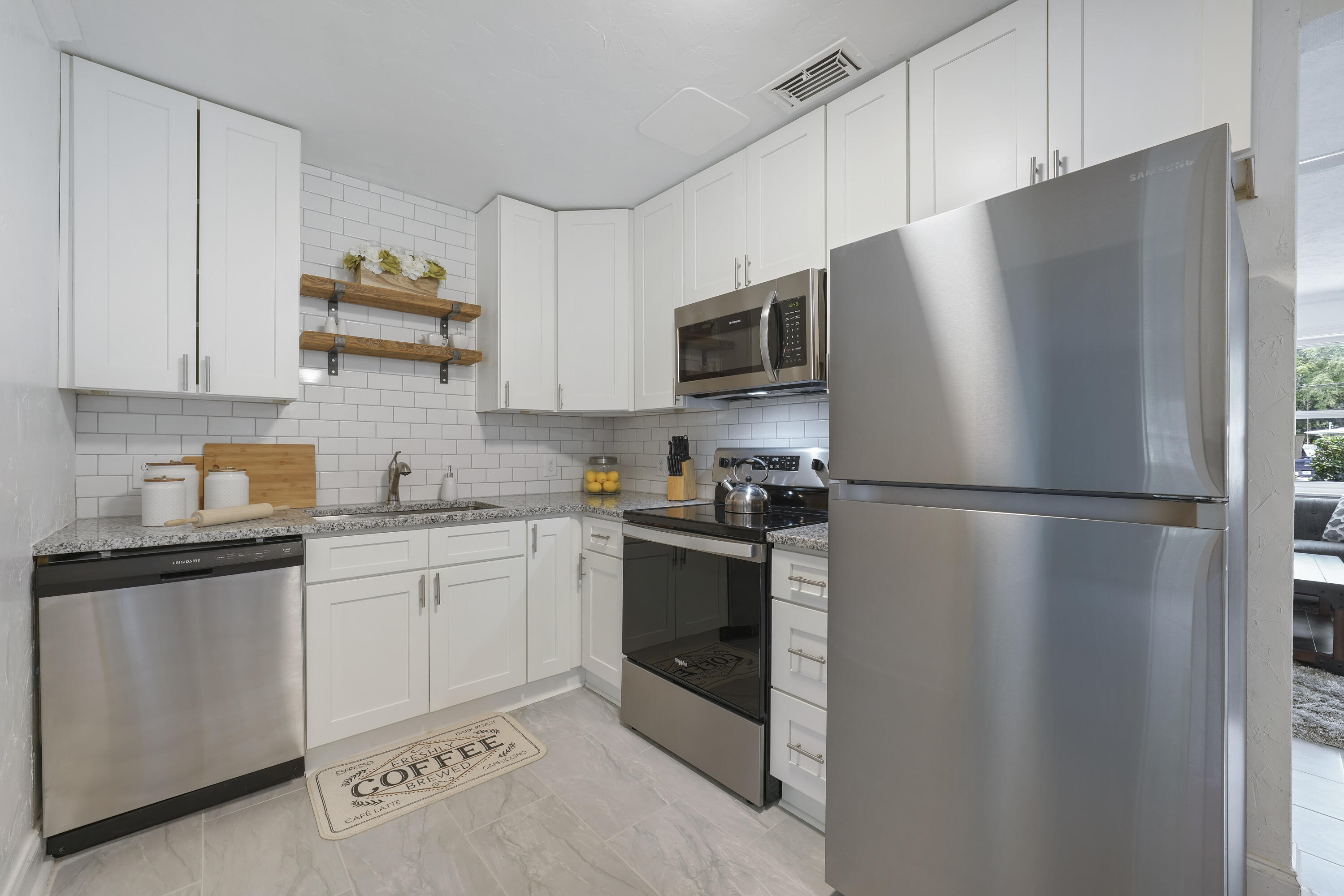 GARNIERS BEACH 2ND - Residential