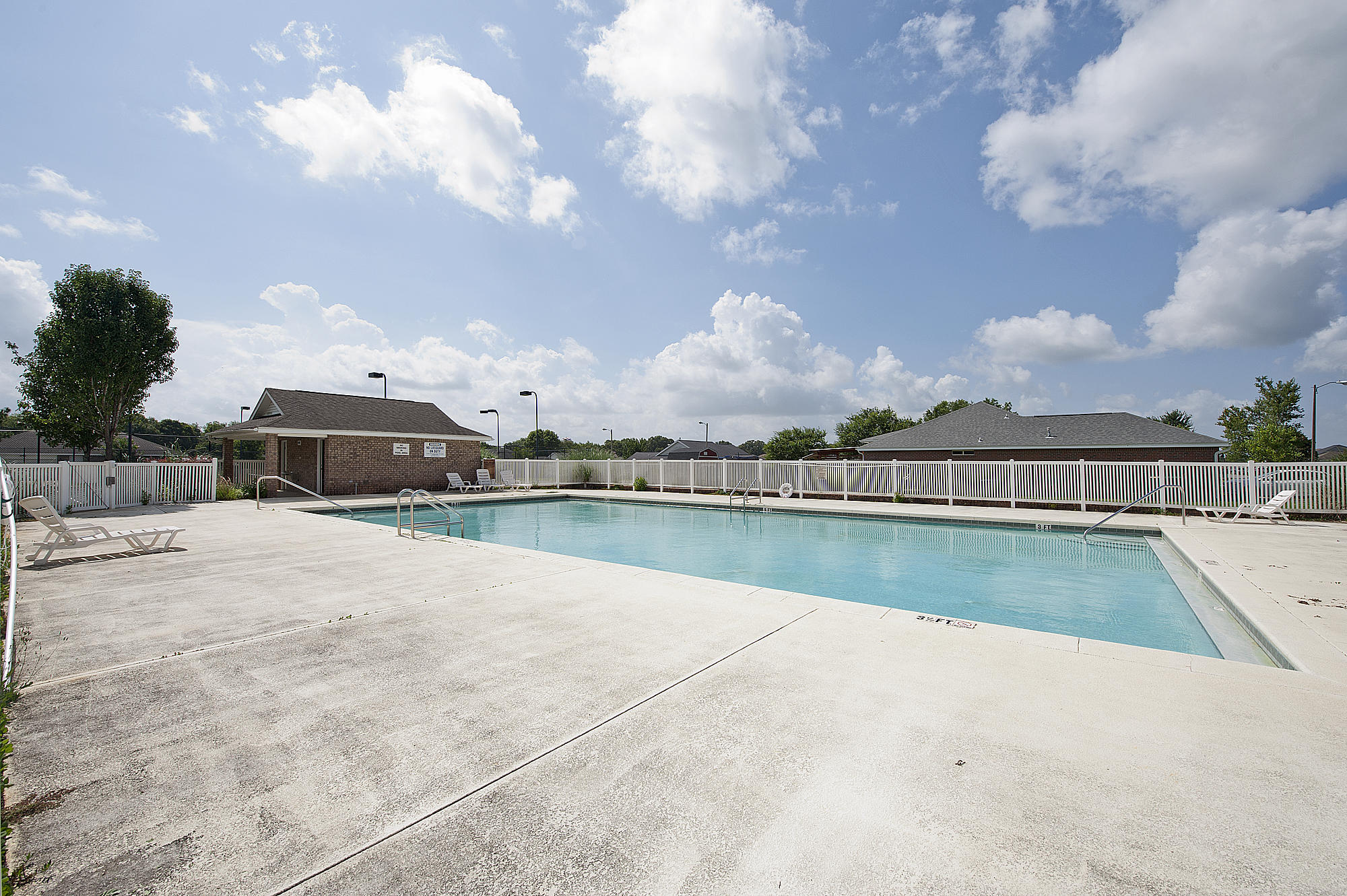 BROOKE ESTATES PH I - Residential